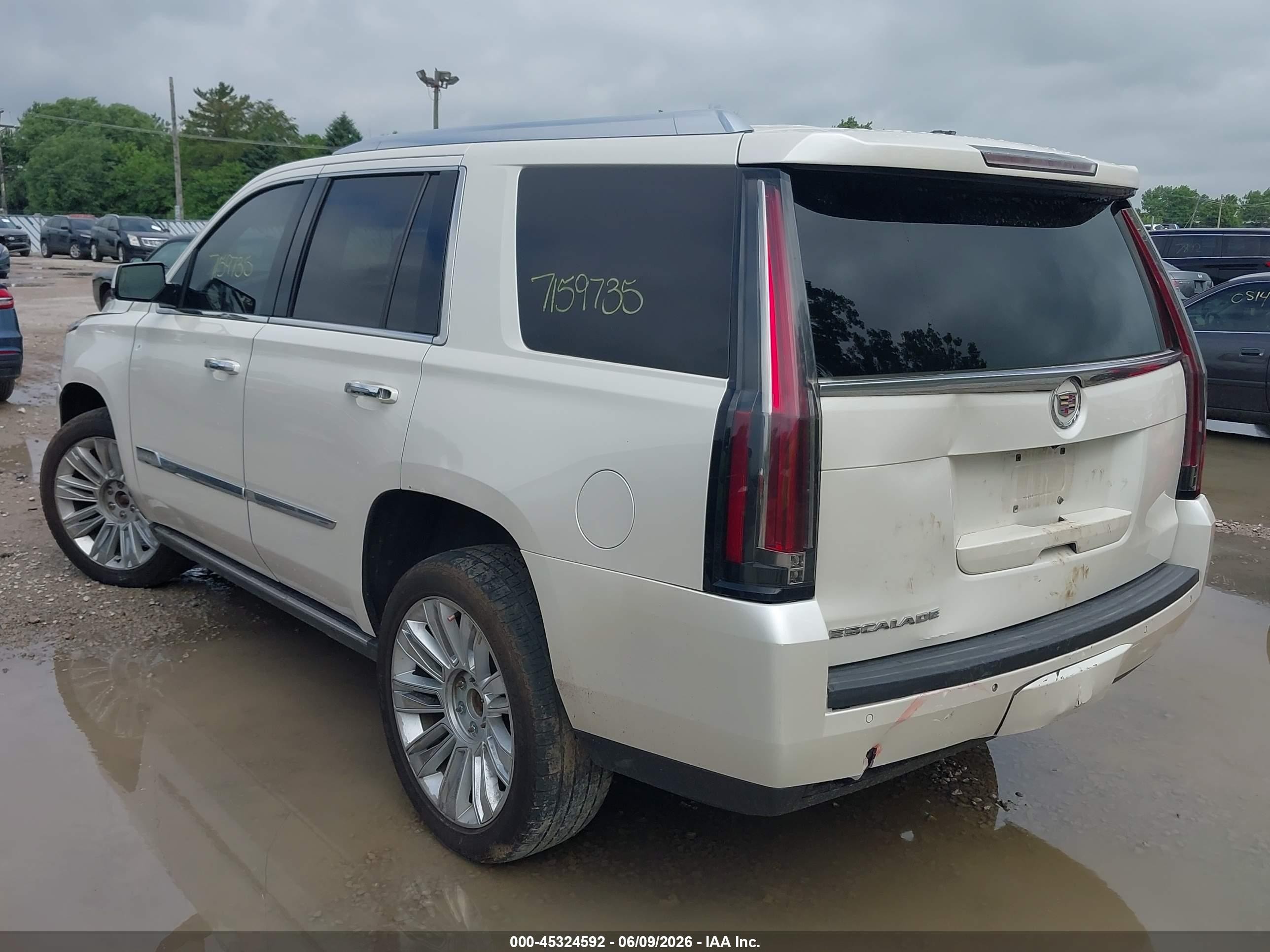 2015 Cadillac Escalade Premium Белый vin: 1GYS4CKJ4FR277415