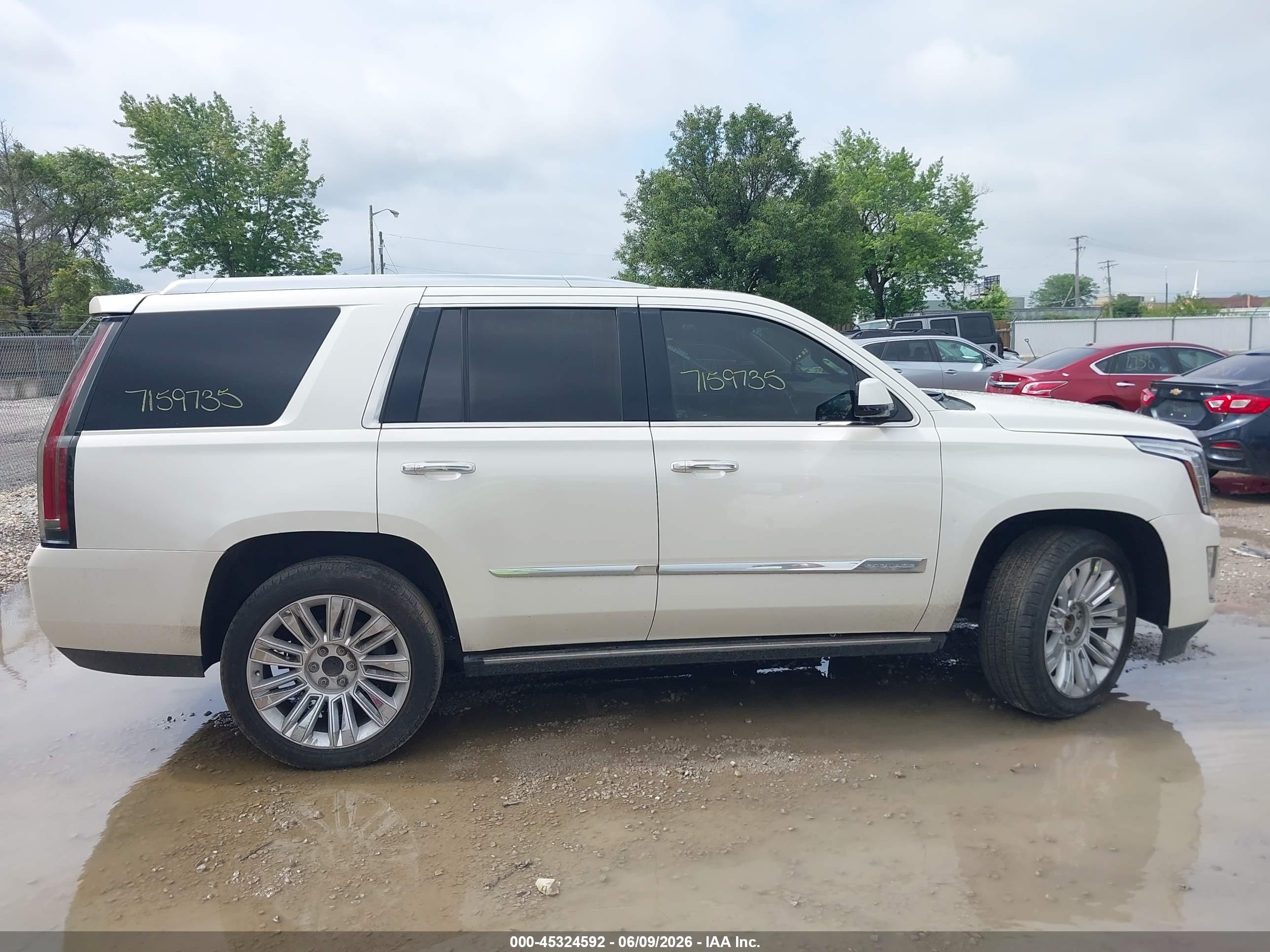 2015 Cadillac Escalade Premium Белый vin: 1GYS4CKJ4FR277415