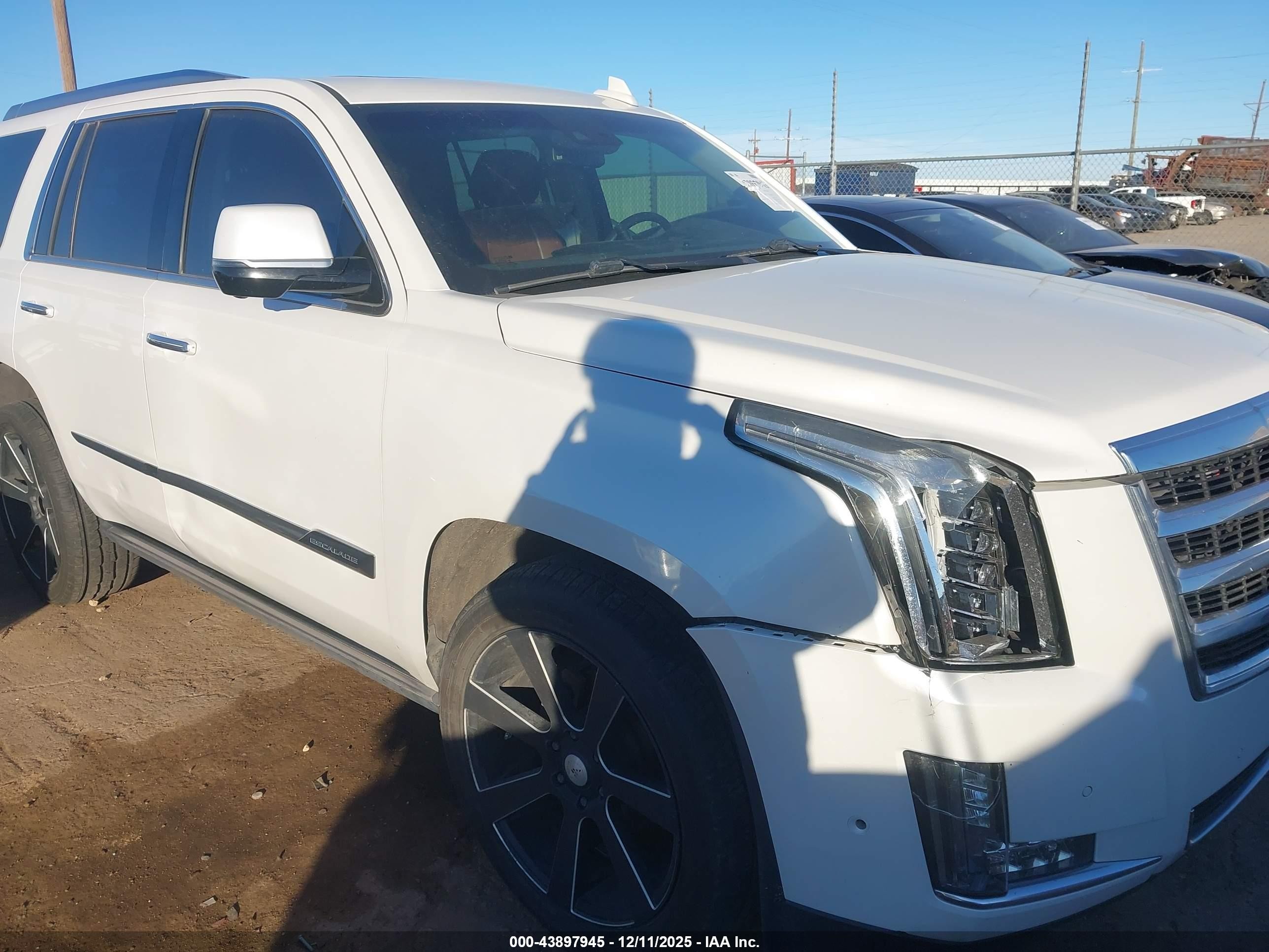 2017 Cadillac Escalade Premium Luxury Белый vin: 1GYS4CKJ9HR372779