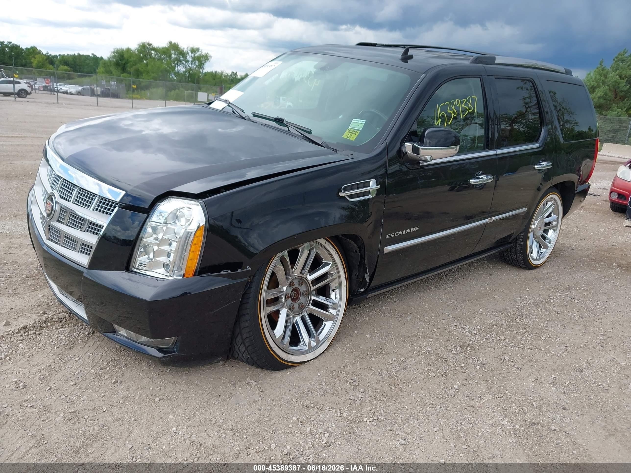 2014 Cadillac Escalade Platinum Black vin: 1GYS4DEF0ER131475