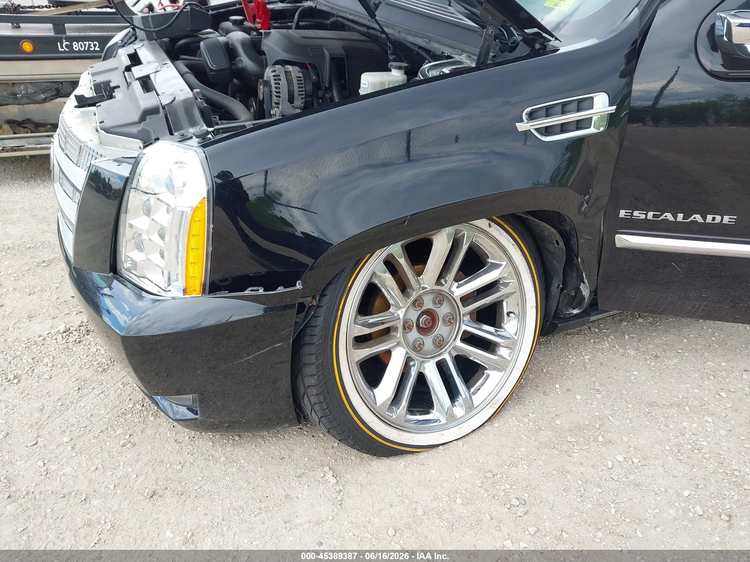 2014 Cadillac Escalade Platinum Black vin: 1GYS4DEF0ER131475