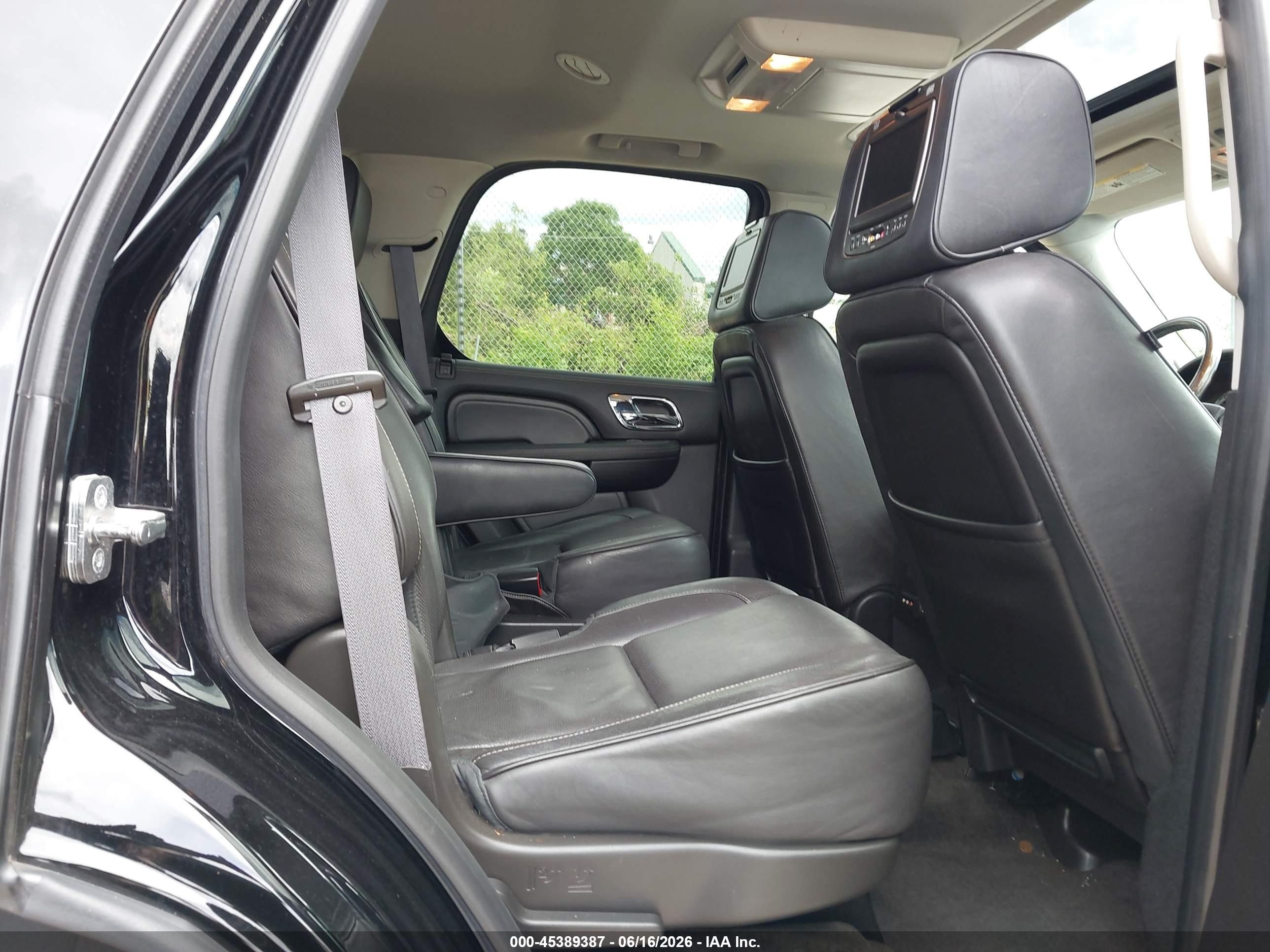 2014 Cadillac Escalade Platinum Black vin: 1GYS4DEF0ER131475