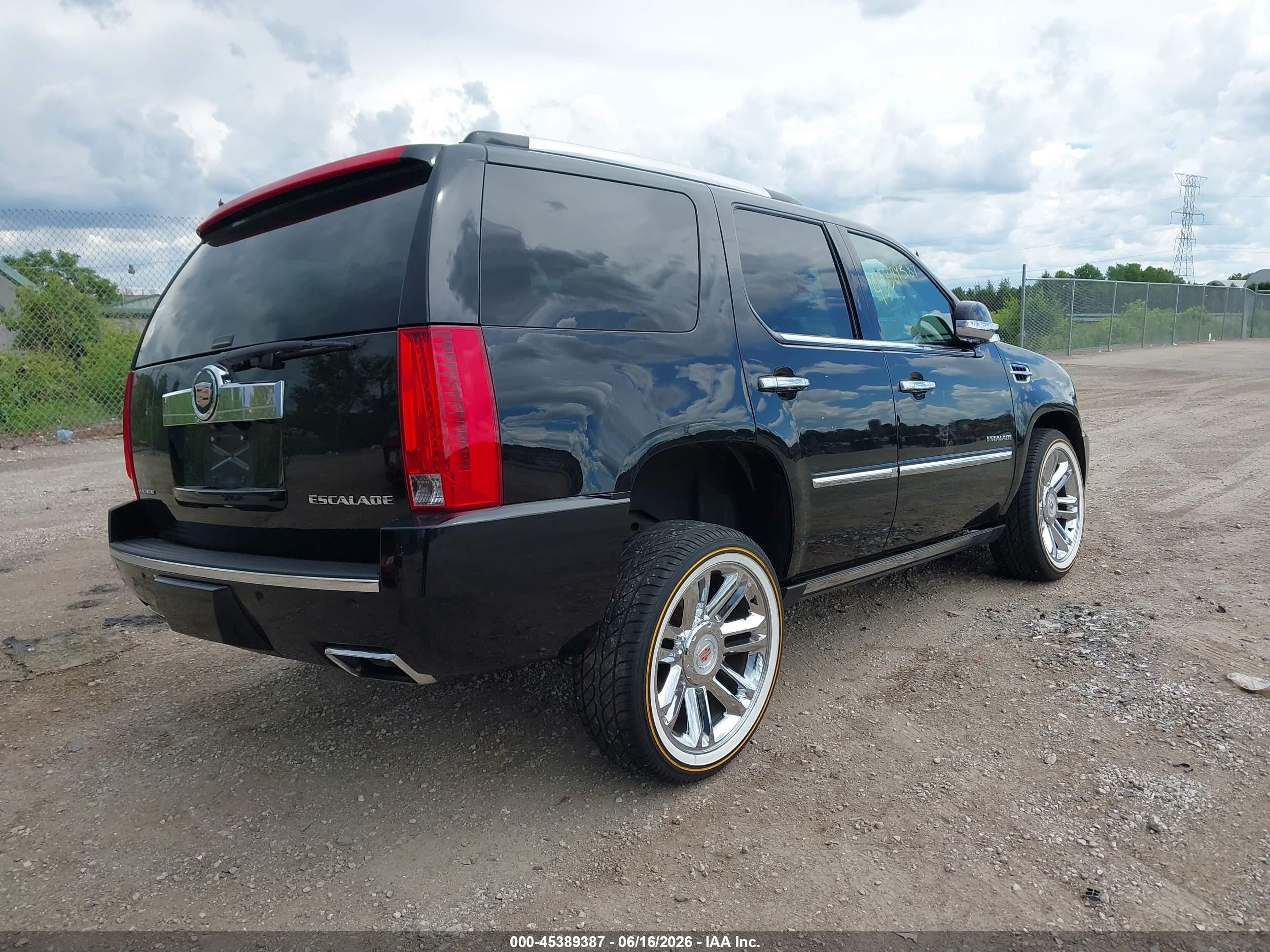 2014 Cadillac Escalade Platinum Black vin: 1GYS4DEF0ER131475