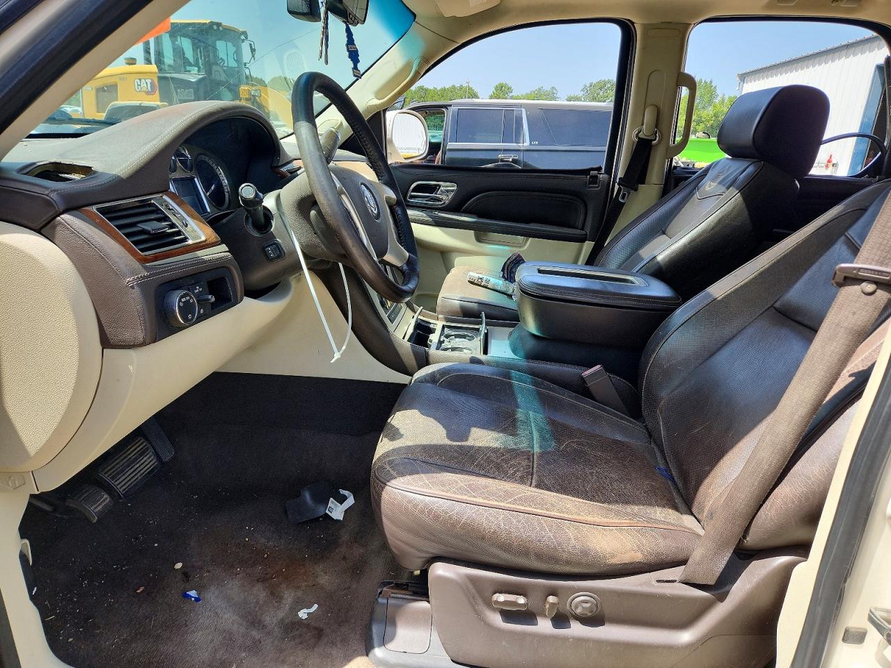 2012 Cadillac Escalade Platinum White vin: 1GYS4DEF2CR307231