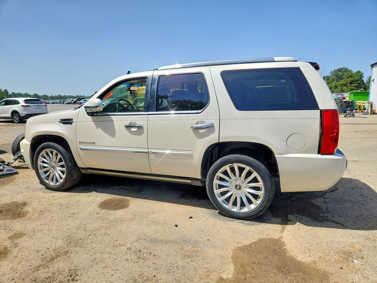 2012 Cadillac Escalade Platinum White vin: 1GYS4DEF2CR307231