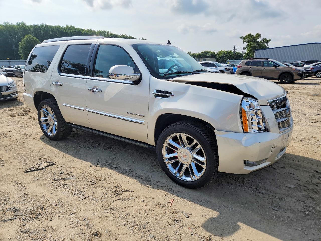 2013 Cadillac Escalade Platinum Cream vin: 1GYS4DEF4DR294211