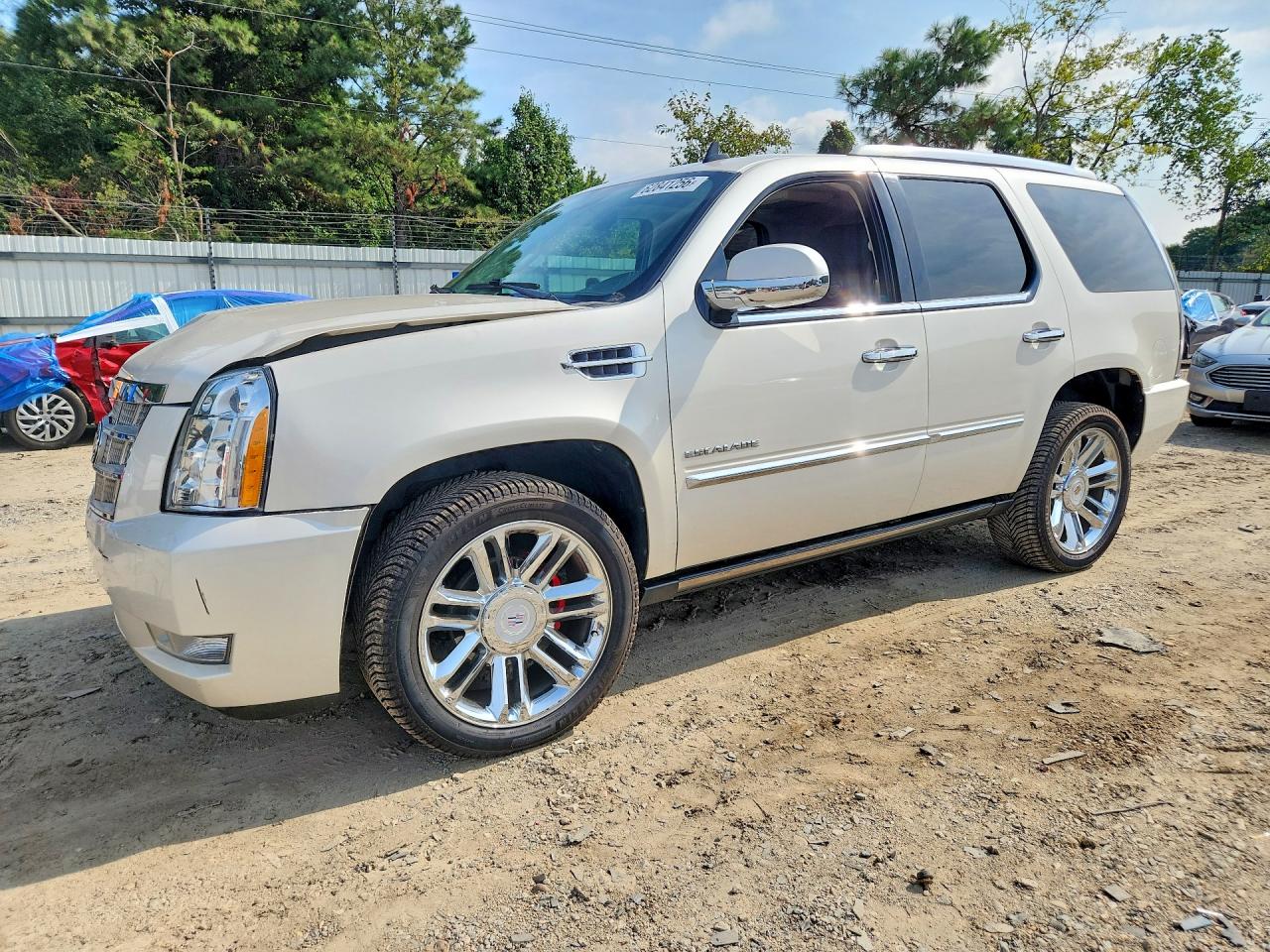 2013 Cadillac Escalade Platinum Cream vin: 1GYS4DEF4DR294211