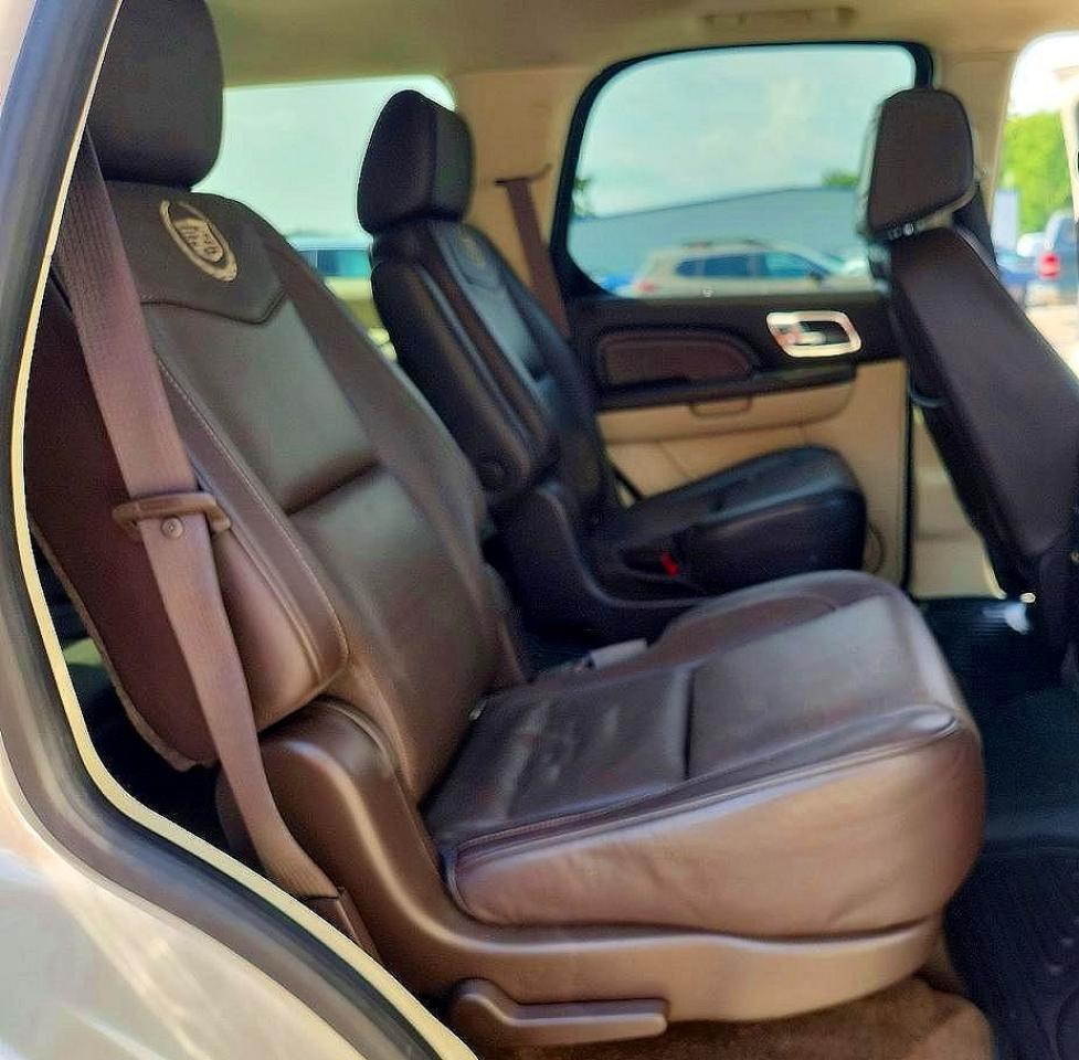 2013 Cadillac Escalade Platinum Cream vin: 1GYS4DEF4DR294211