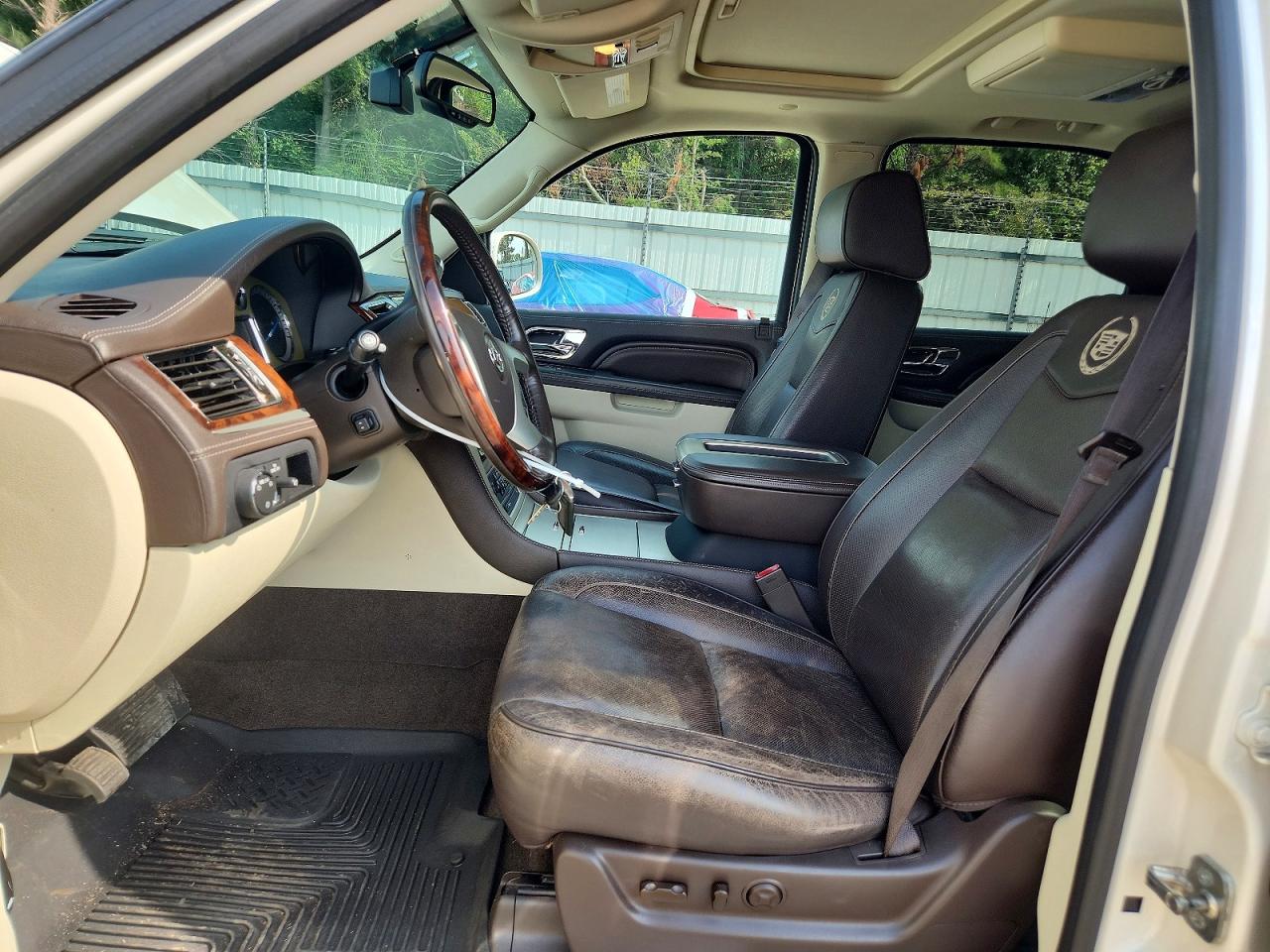 2013 Cadillac Escalade Platinum Cream vin: 1GYS4DEF4DR294211