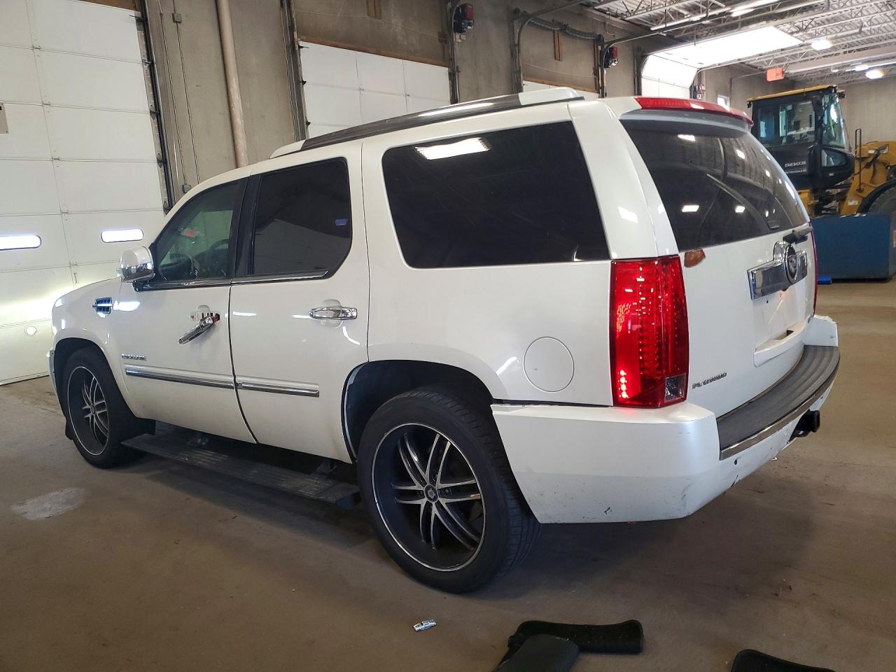 2011 Cadillac Escalade Platinum White vin: 1GYS4DEF5BR378339