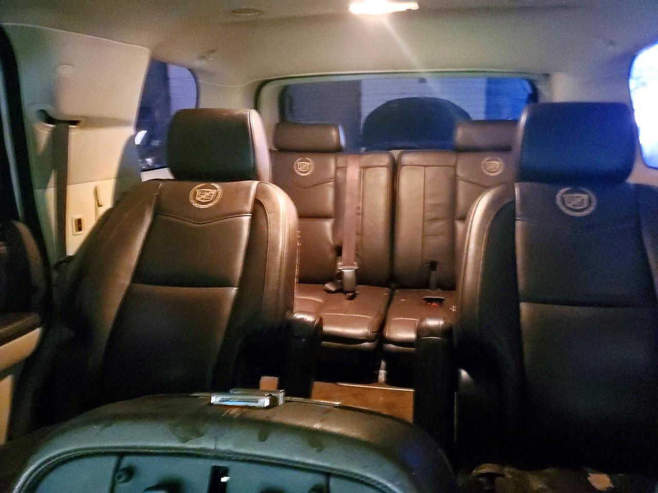 2011 Cadillac Escalade Platinum White vin: 1GYS4DEF5BR378339