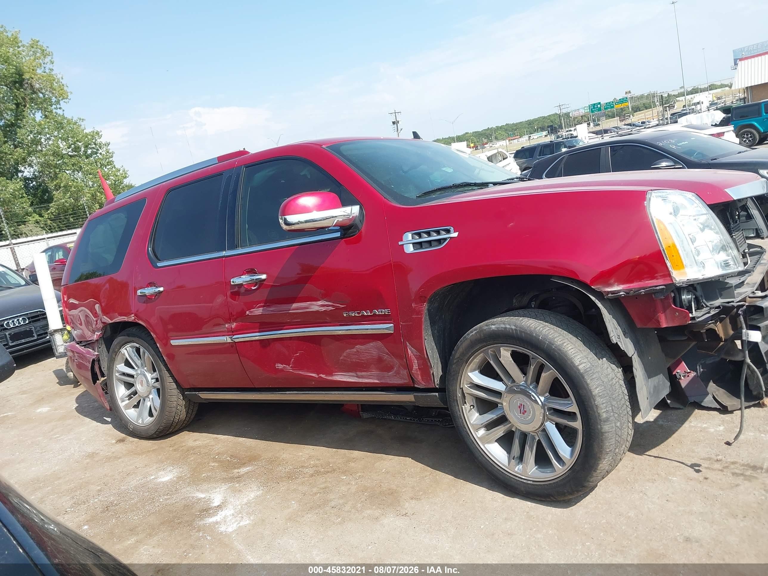 2014 Cadillac Escalade Platinum Red vin: 1GYS4DEF6ER222489