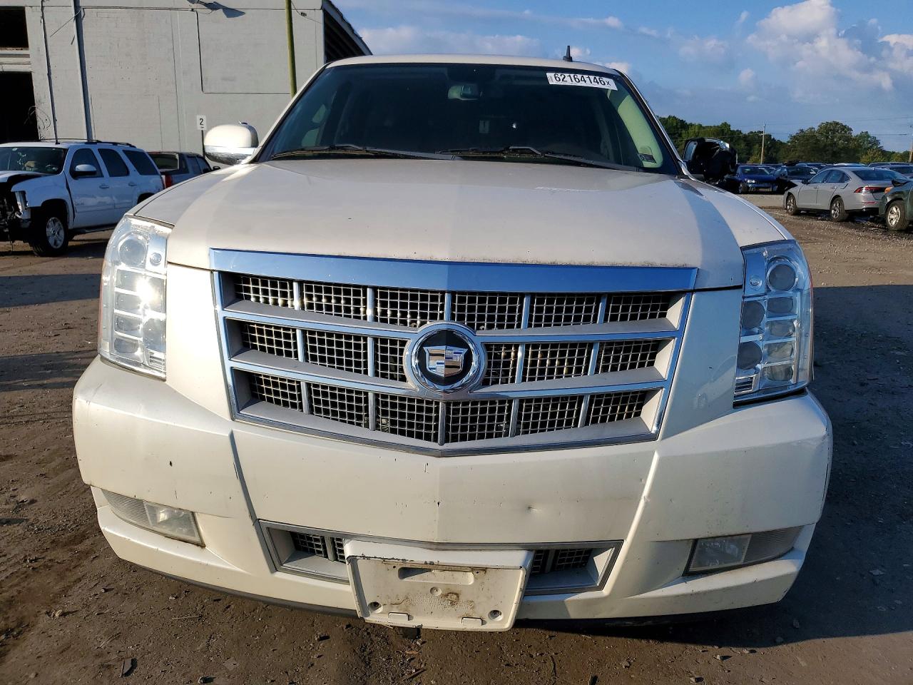 2011 Cadillac Escalade Platinum White vin: 1GYS4DEF7BR260583