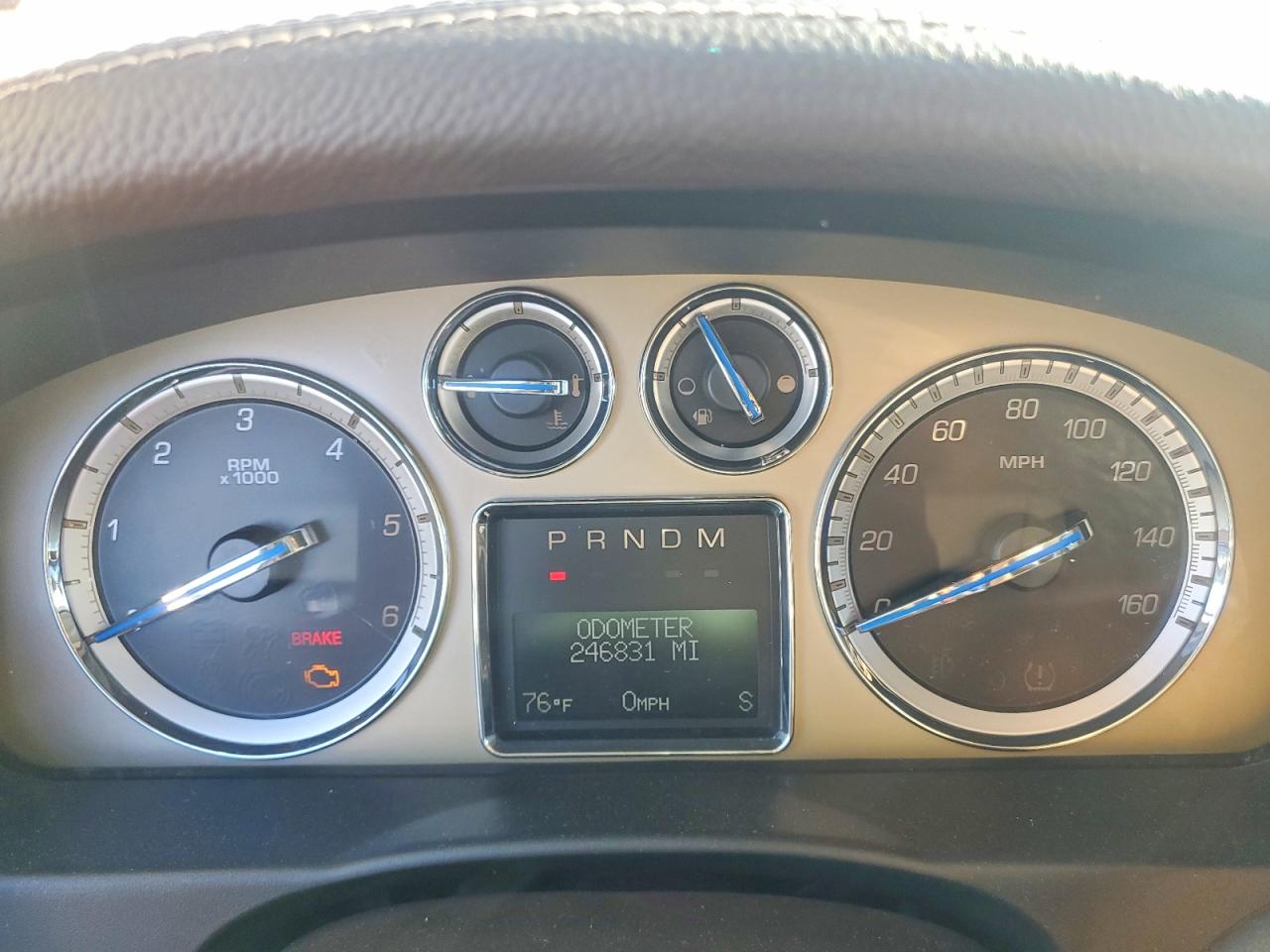 2011 Cadillac Escalade Platinum White vin: 1GYS4DEF7BR260583