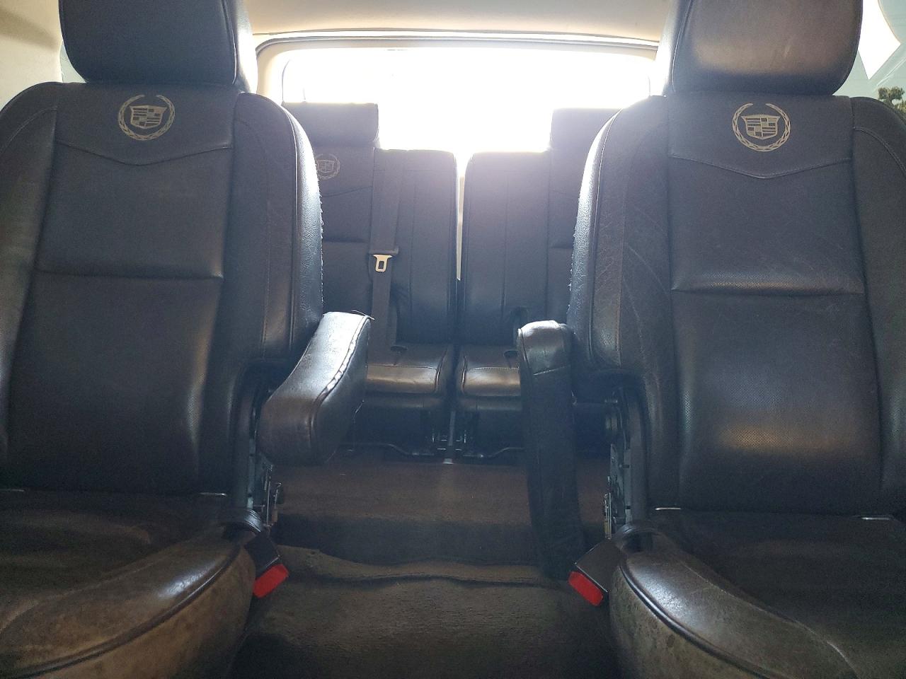 2011 Cadillac Escalade Platinum Black vin: 1GYS4DEF7BR263743