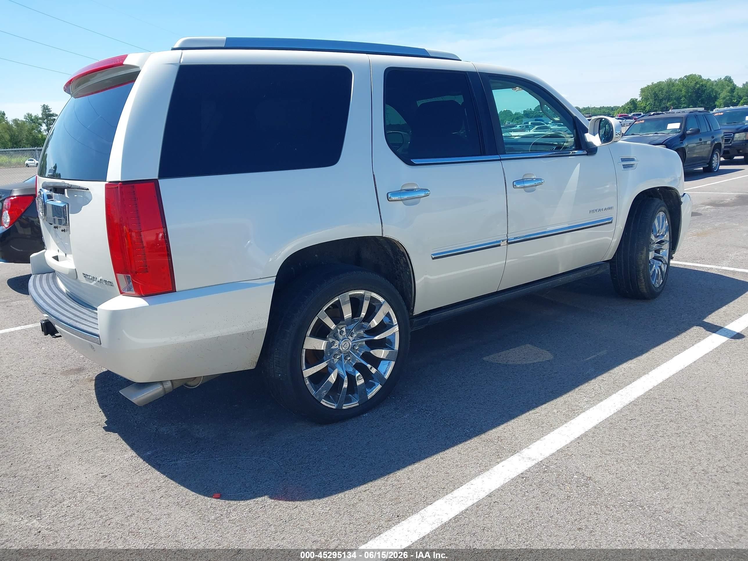 2011 Cadillac Escalade Platinum Edition White vin: 1GYS4DEF8BR190253