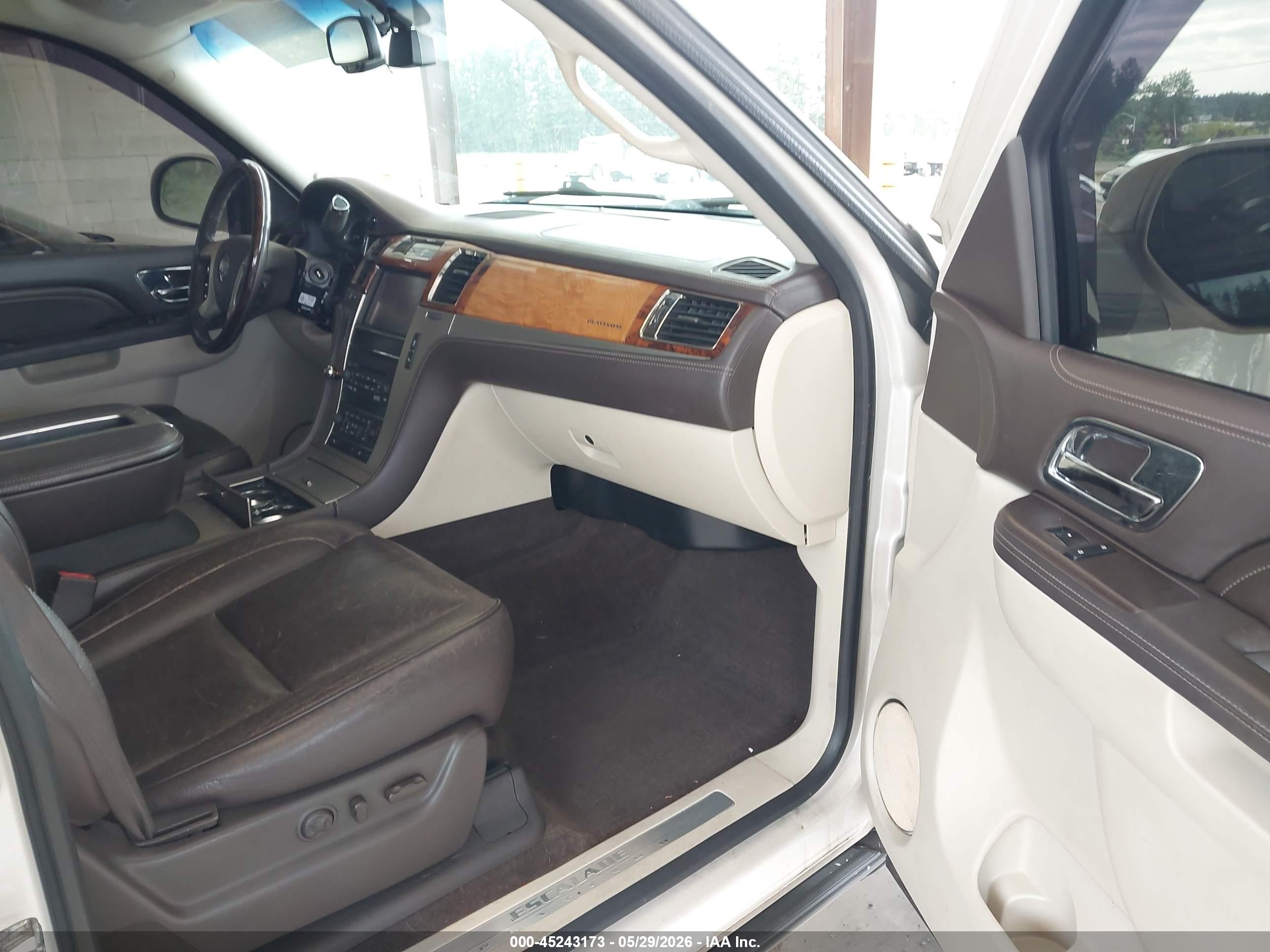 2013 Cadillac Escalade Platinum Edition White vin: 1GYS4DEF9DR368433