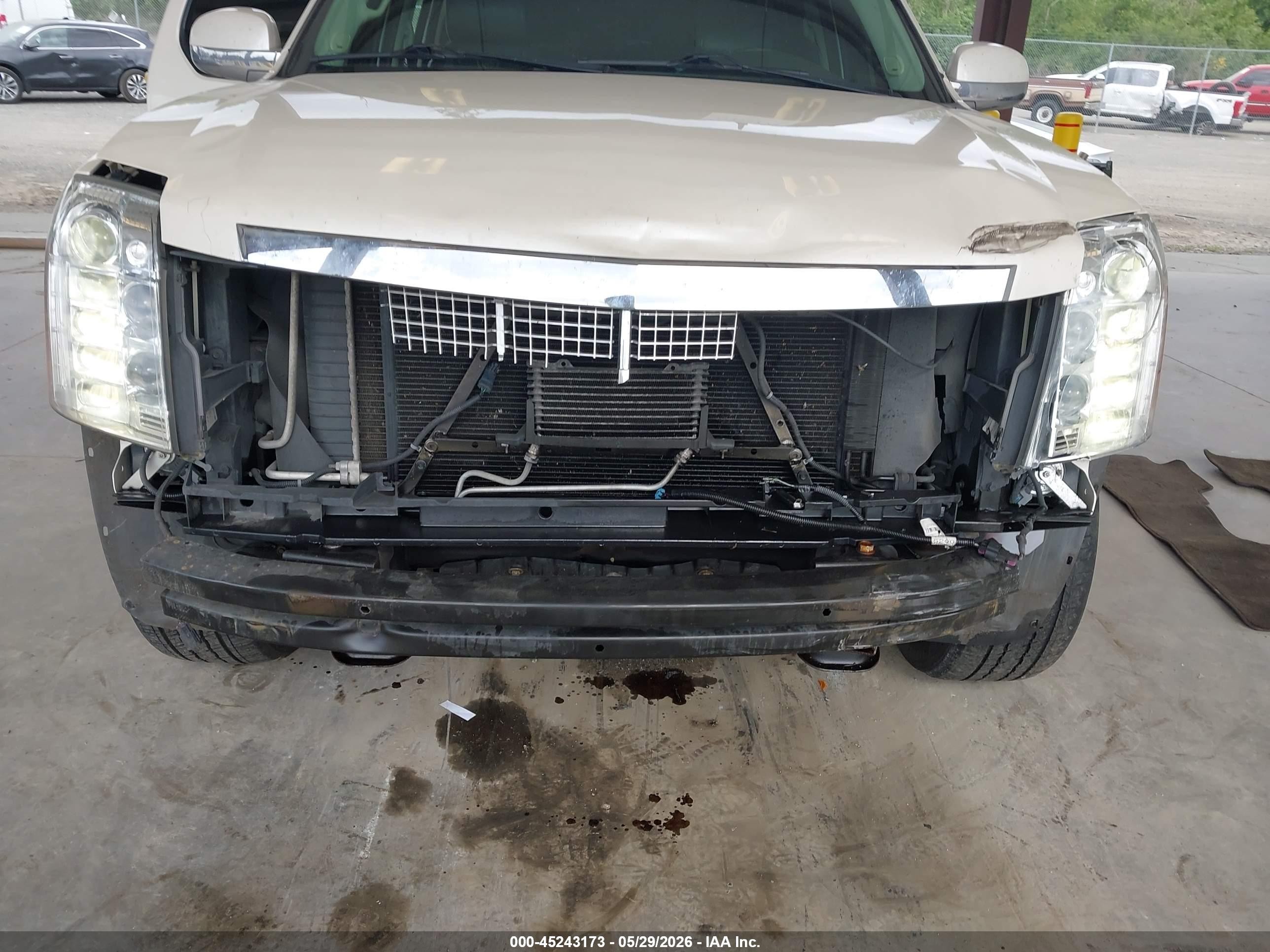 2013 Cadillac Escalade Platinum Edition White vin: 1GYS4DEF9DR368433