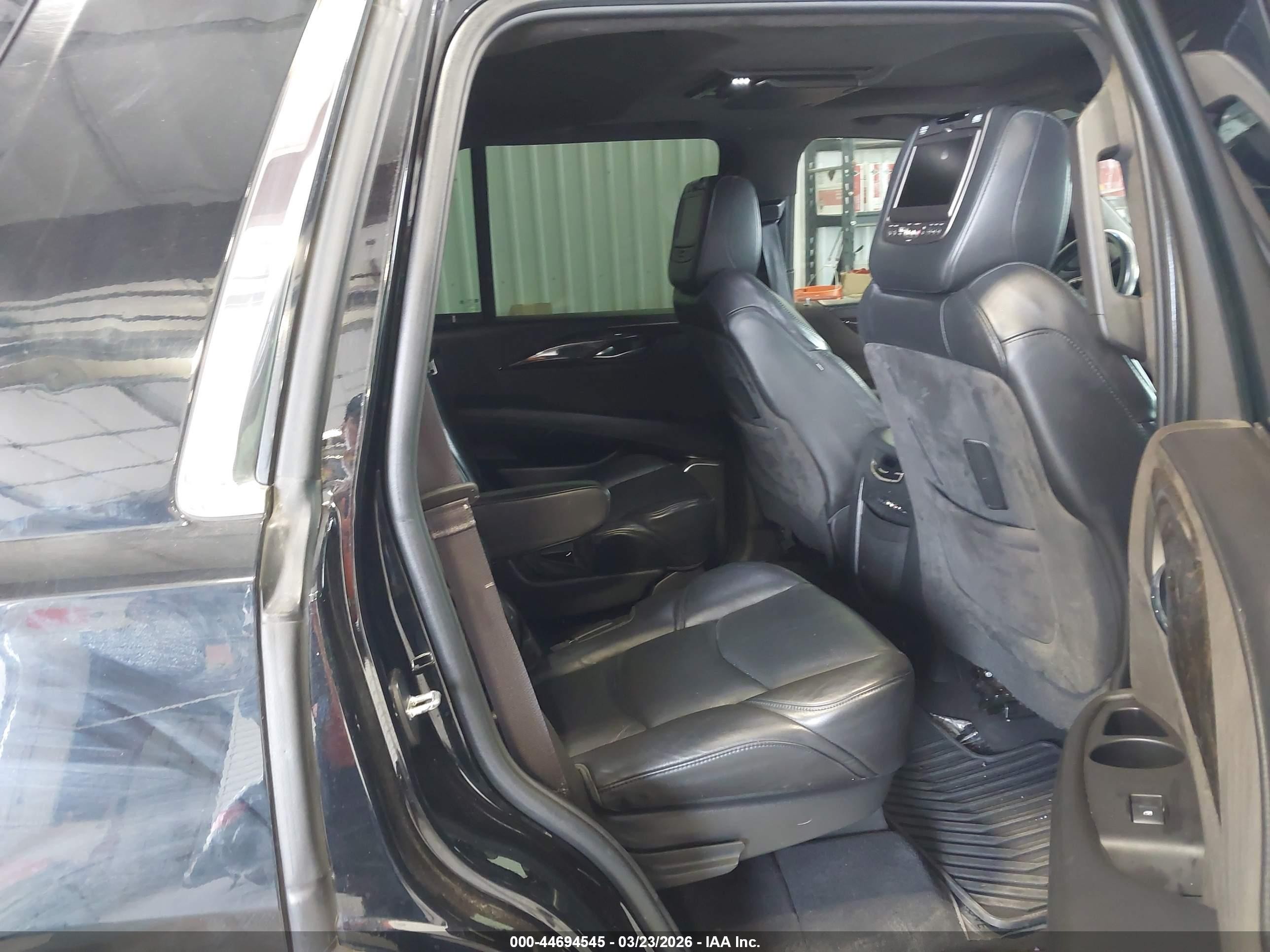 2016 Cadillac Escalade Platinum Black vin: 1GYS4DKJ5GR112027