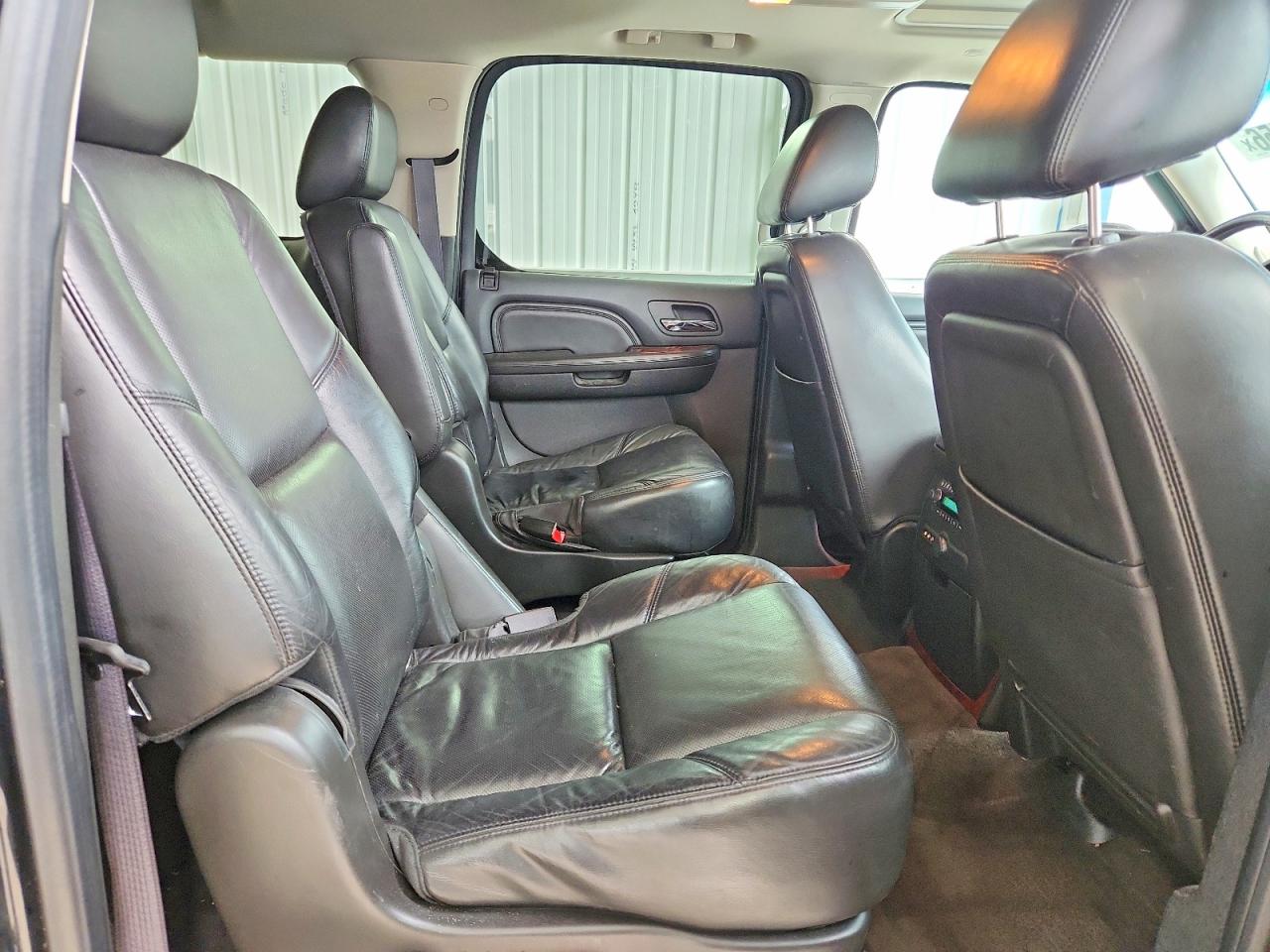 2011 Cadillac Escalade Esv Luxury Black vin: 1GYS4HEF1BR222855