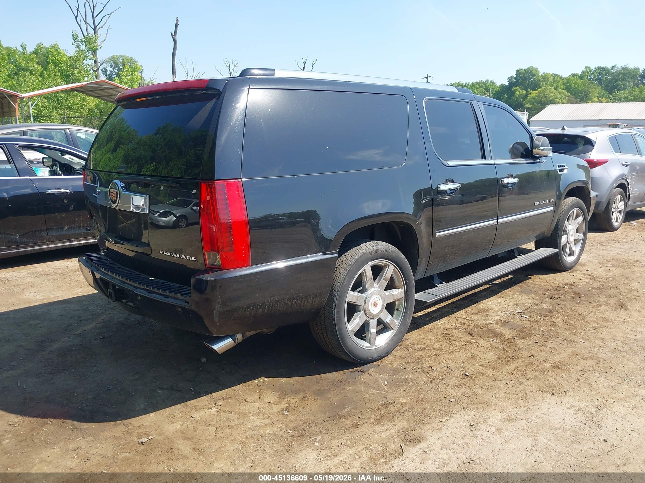 2013 Cadillac Escalade Esv Luxury Black vin: 1GYS4HEF1DR343050