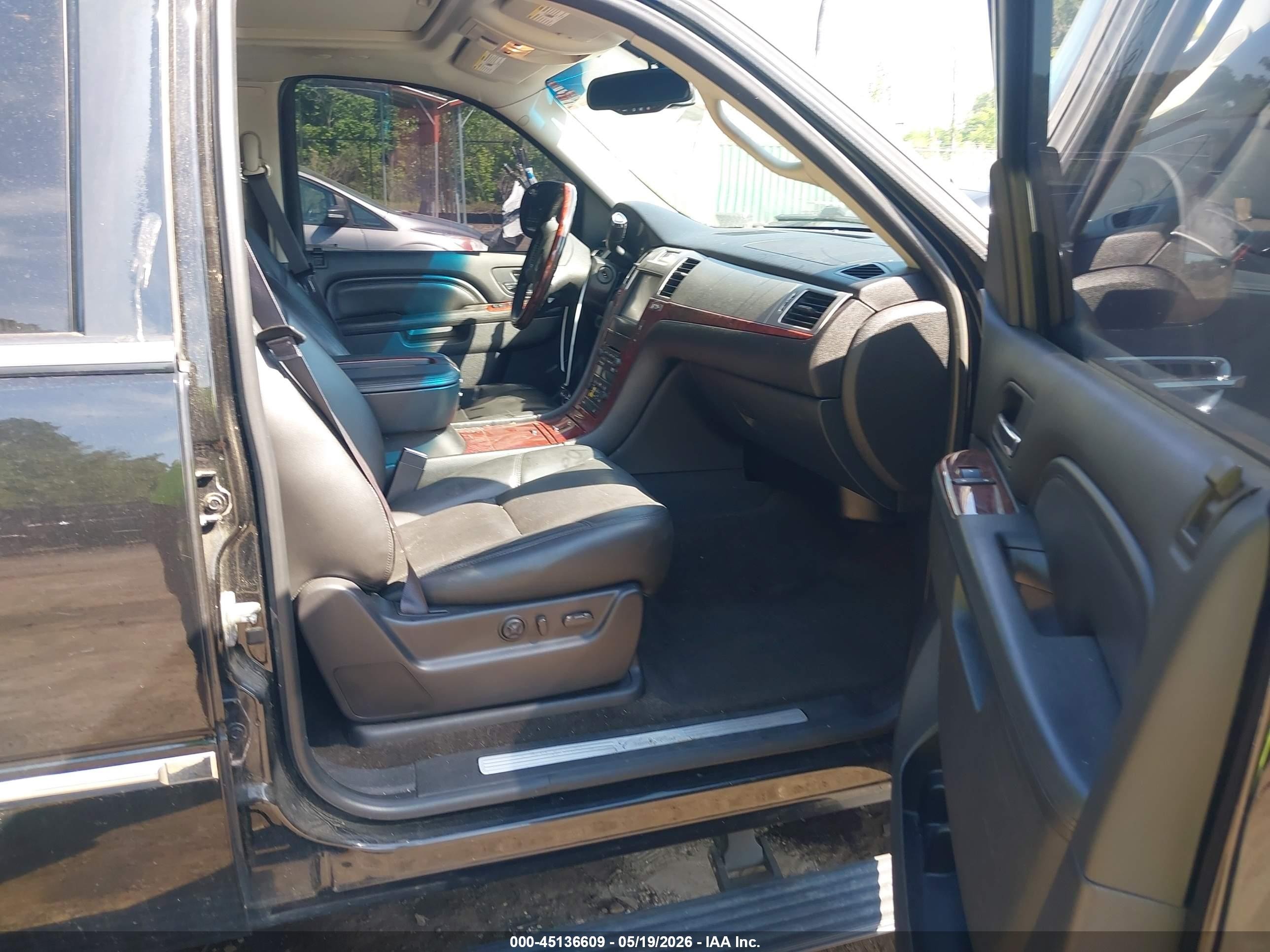 2013 Cadillac Escalade Esv Luxury Black vin: 1GYS4HEF1DR343050
