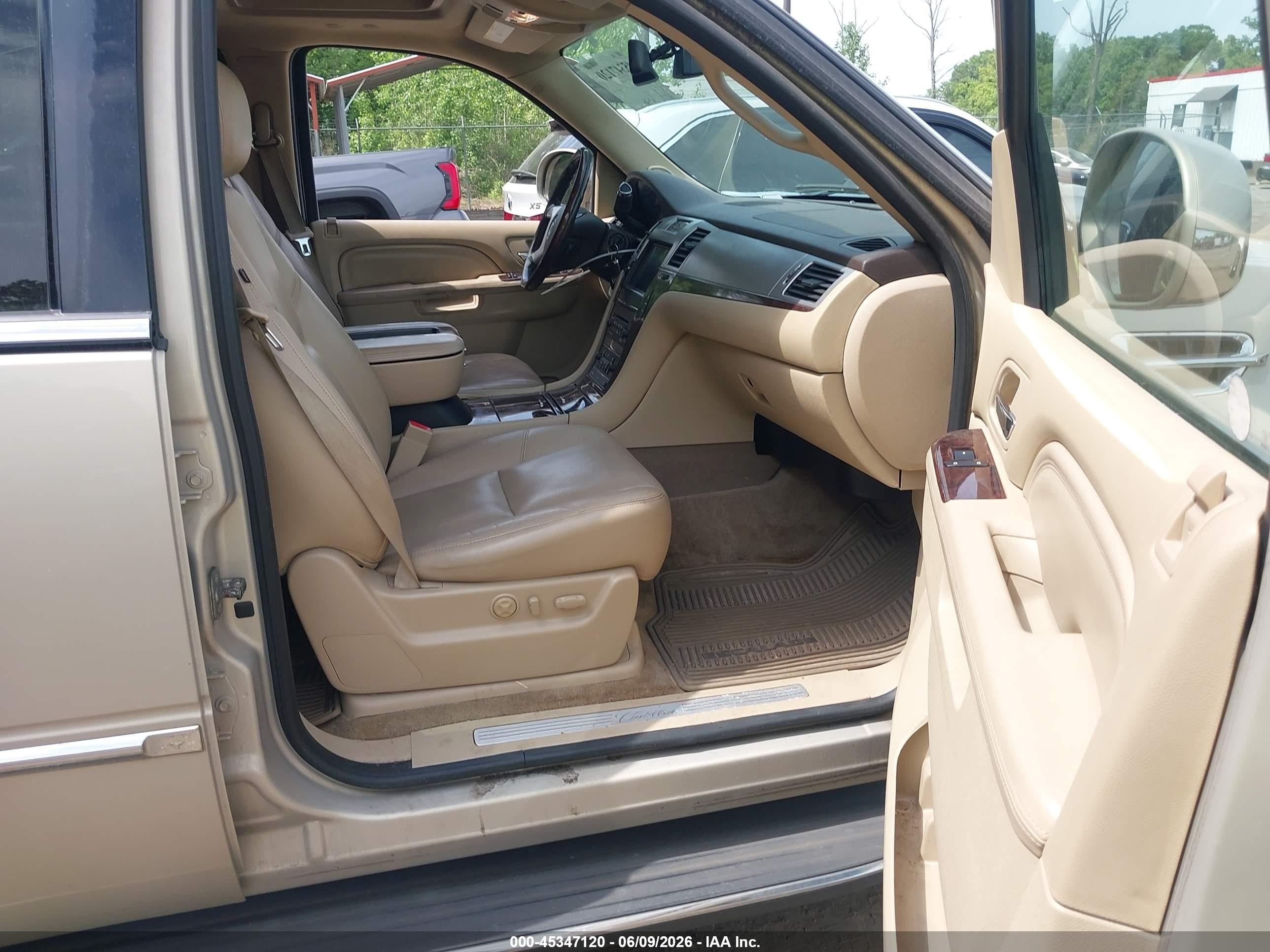 2011 Cadillac Escalade Esv Luxury Champagne vin: 1GYS4HEF3BR387354