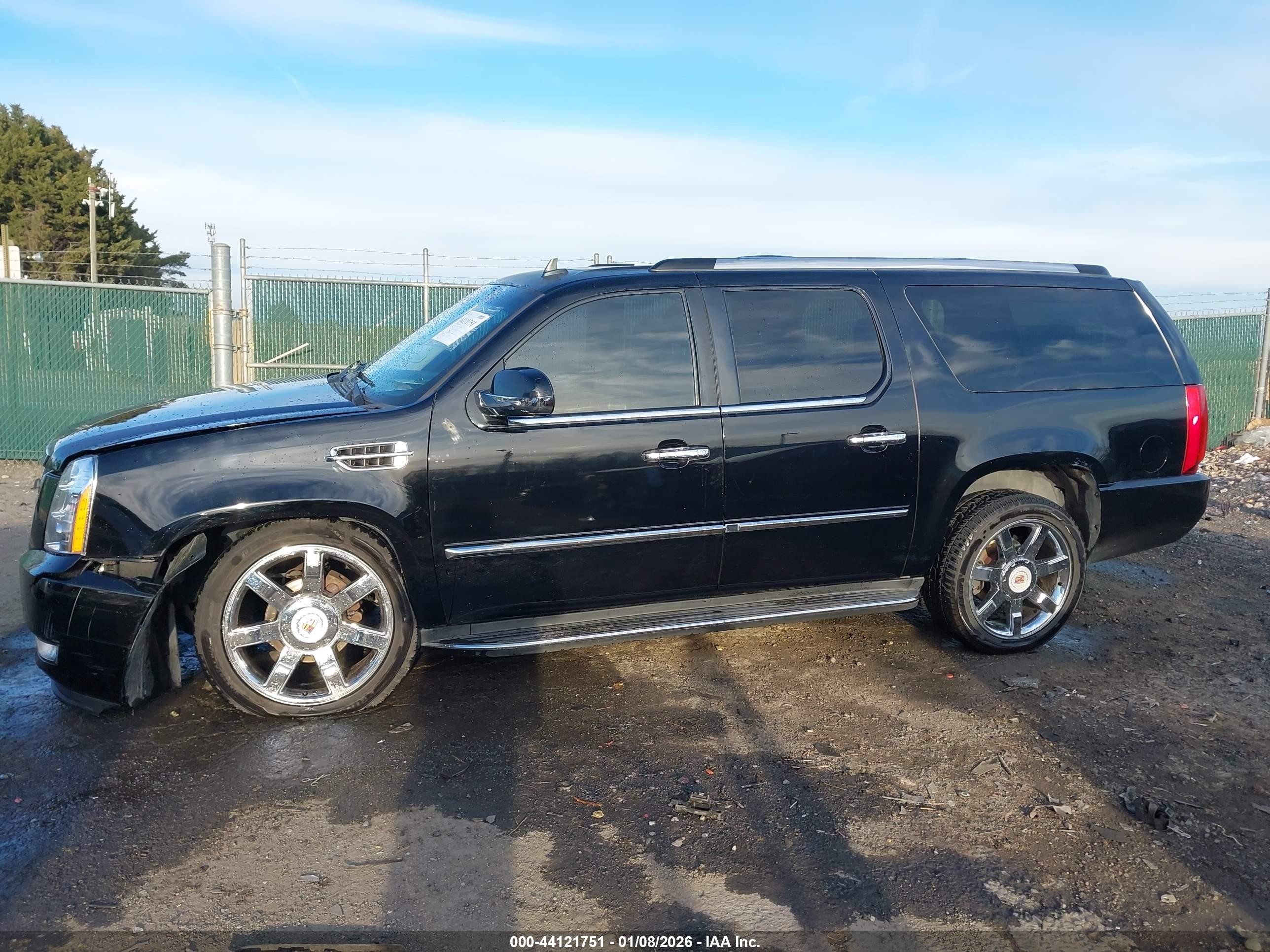 2014 Cadillac Escalade Esv Luxury Black vin: 1GYS4HEF4ER190066