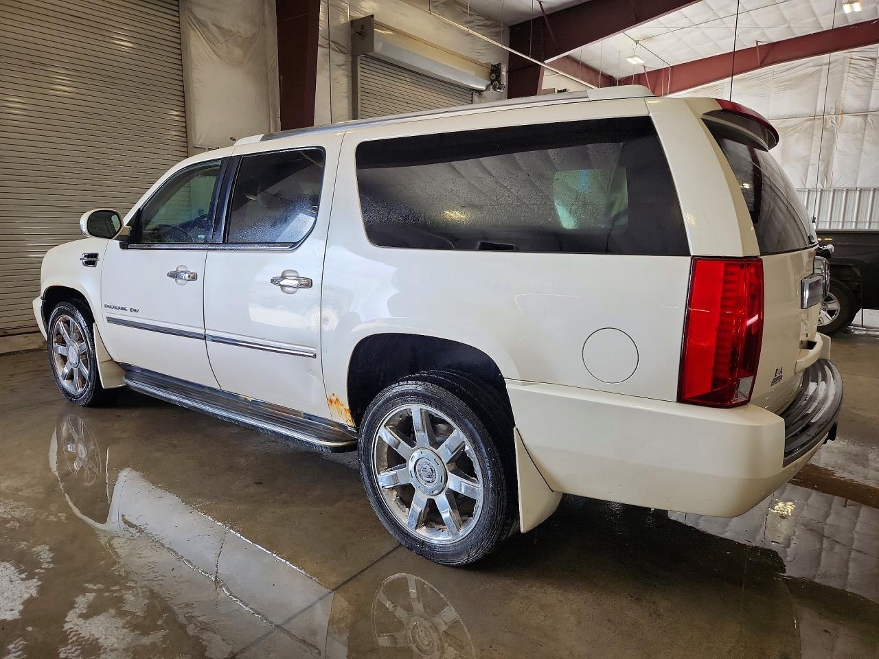 2013 Cadillac Escalade Esv Luxury White vin: 1GYS4HEF9DR102000