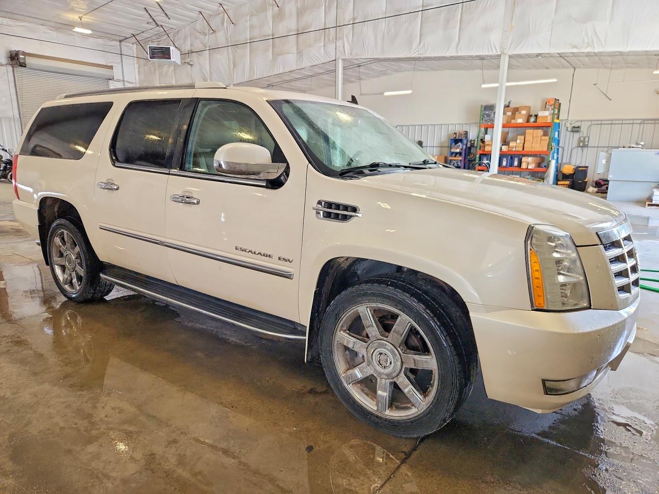 2013 Cadillac Escalade Esv Luxury White vin: 1GYS4HEF9DR102000