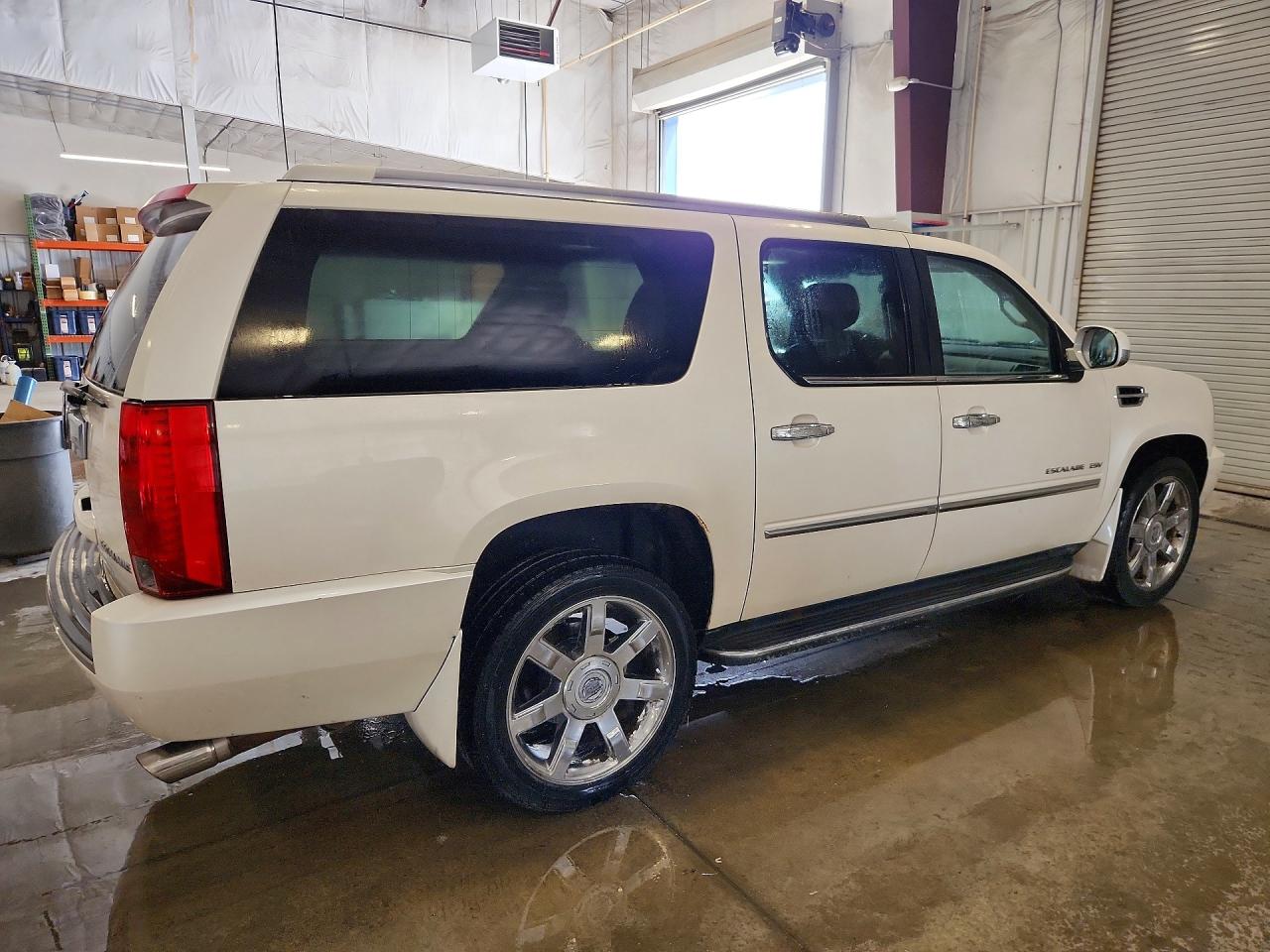 2013 Cadillac Escalade Esv Luxury White vin: 1GYS4HEF9DR102000