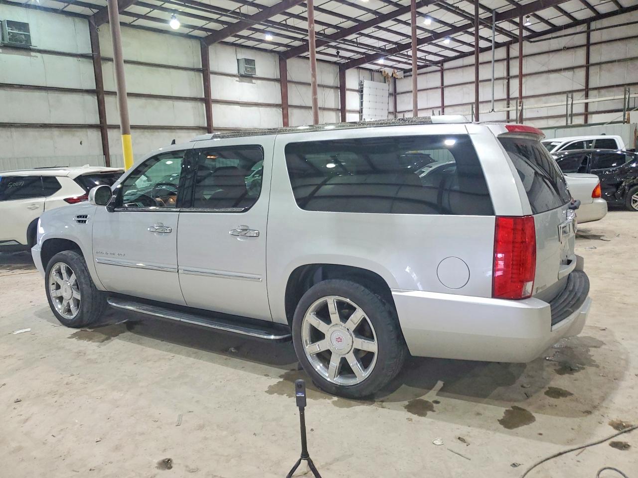 2013 Cadillac Escalade Esv Luxury Silver vin: 1GYS4HEFXDR130047