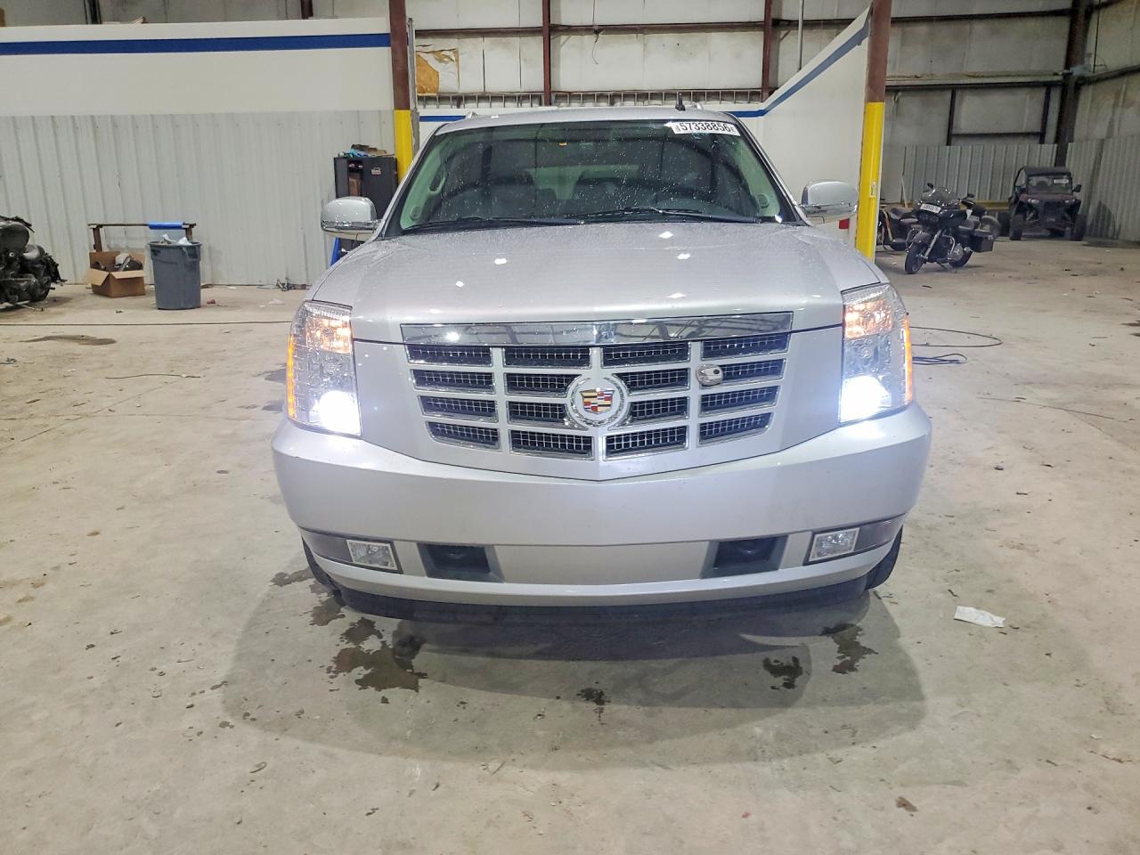 2013 Cadillac Escalade Esv Luxury Silver vin: 1GYS4HEFXDR130047