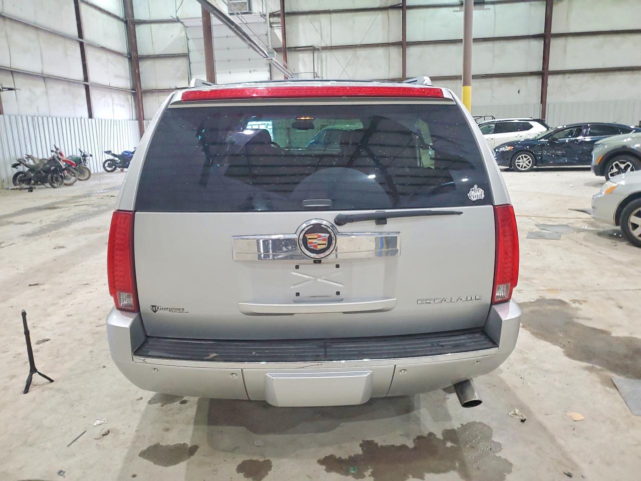 2013 Cadillac Escalade Esv Luxury Silver vin: 1GYS4HEFXDR130047