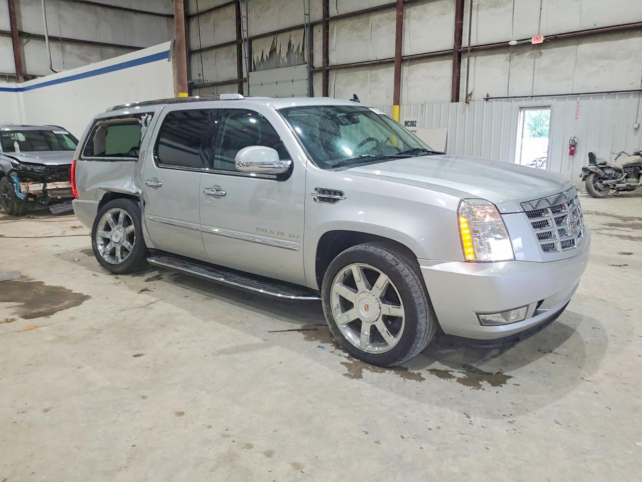 2013 Cadillac Escalade Esv Luxury Silver vin: 1GYS4HEFXDR130047