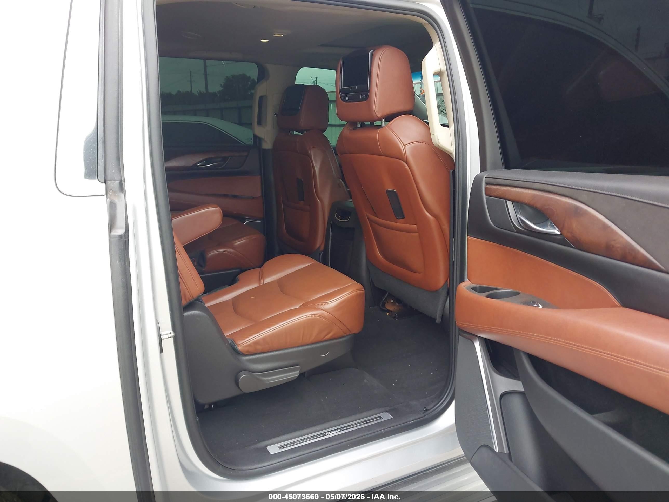 2015 Cadillac Escalade Esv Luxury Silver vin: 1GYS4HKJ0FR288991