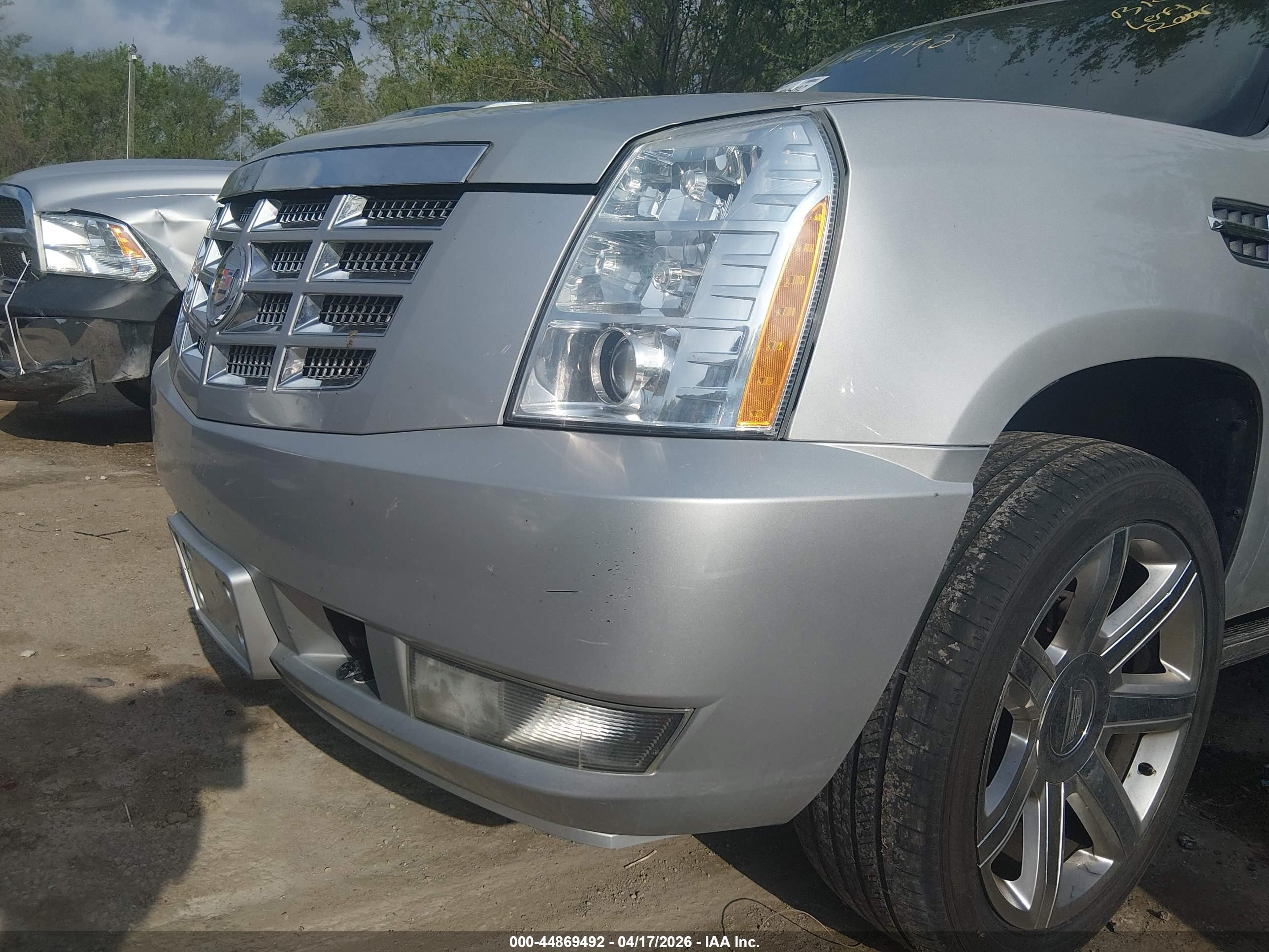 2011 Cadillac Escalade Esv Premium Серебряный vin: 1GYS4JEF6BR133550