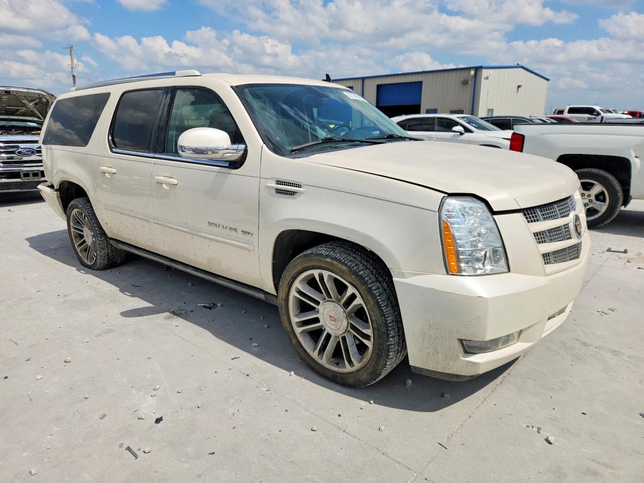 2013 Cadillac Escalade Esv Premium Beige vin: 1GYS4JEFXDR141315