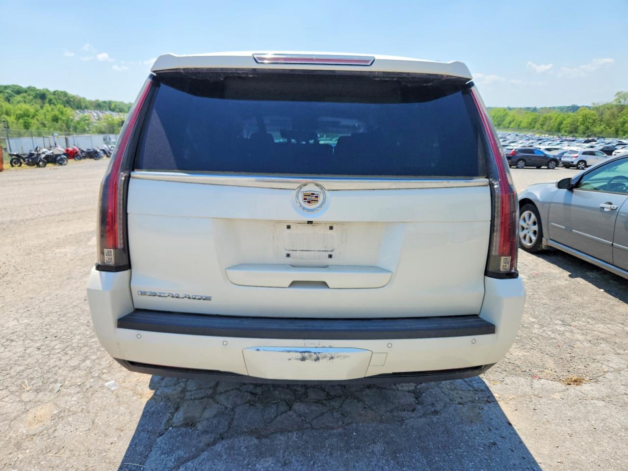 2015 Cadillac Escalade Esv Premium White vin: 1GYS4JKJ0FR254377
