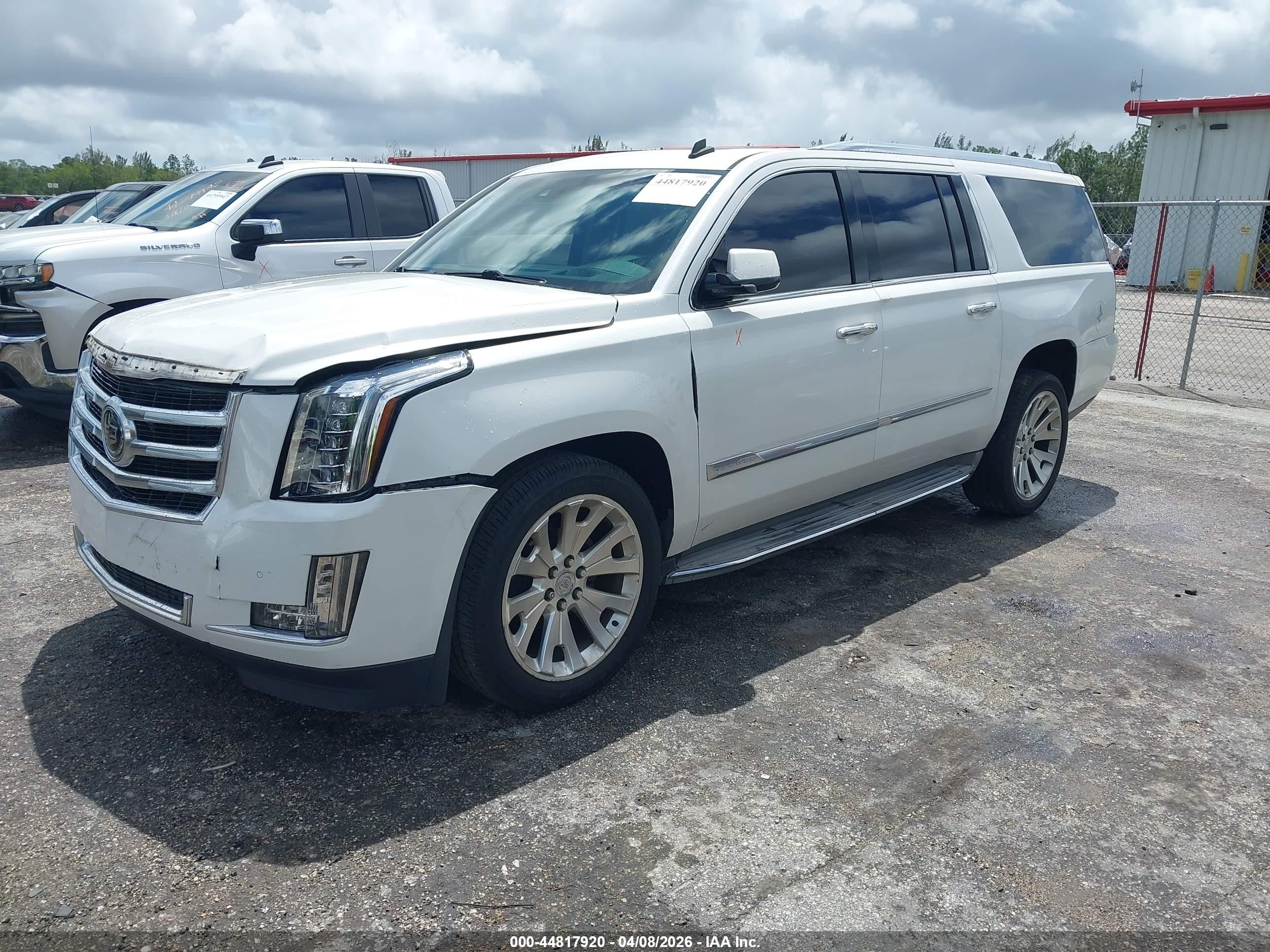 2015 Cadillac Escalade Esv Premium White vin: 1GYS4JKJ1FR213482