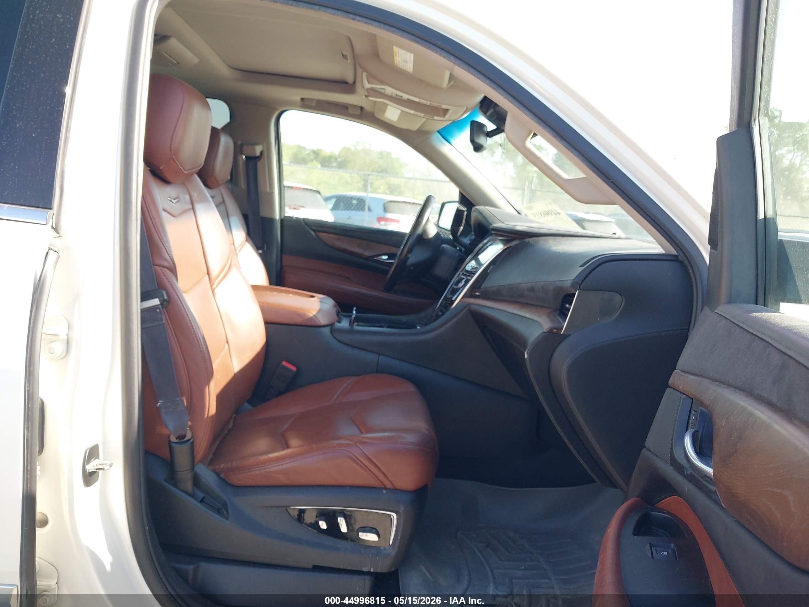 2015 Cadillac Escalade Esv Premium White vin: 1GYS4JKJ2FR280155
