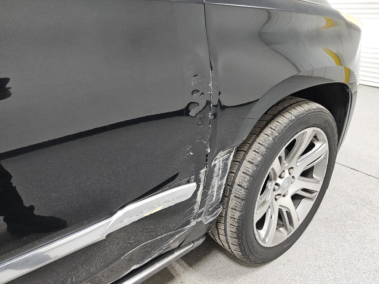 2015 Cadillac Escalade Esv Premium Black vin: 1GYS4JKJ6FR150525 Damage: Right Front Door, Dent(S) W/ Paint Dmg, > 12 Inches