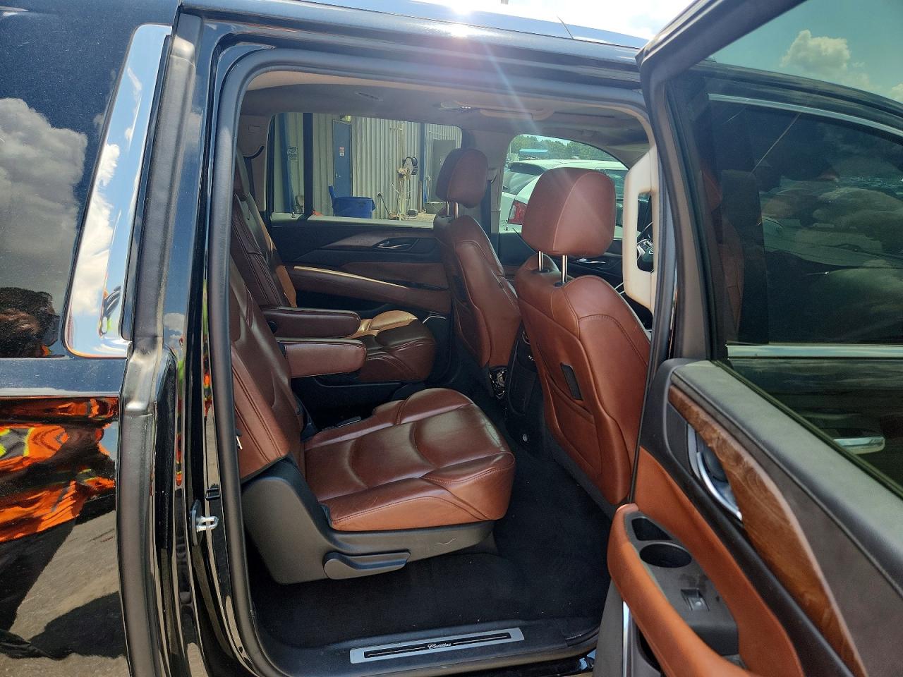 2015 Cadillac Escalade Esv Premium Black vin: 1GYS4JKJ6FR260782