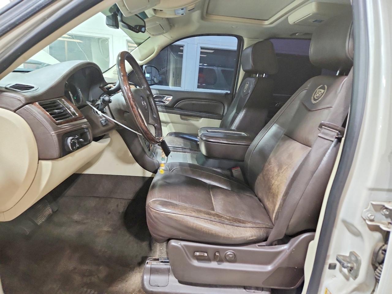 2014 Cadillac Escalade Esv Platinum Cream vin: 1GYS4KEF3ER165091