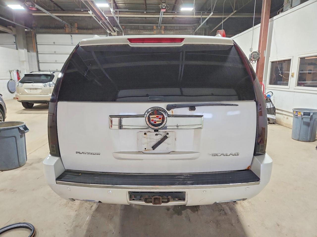 2014 Cadillac Escalade Esv Platinum Cream vin: 1GYS4KEF3ER165091