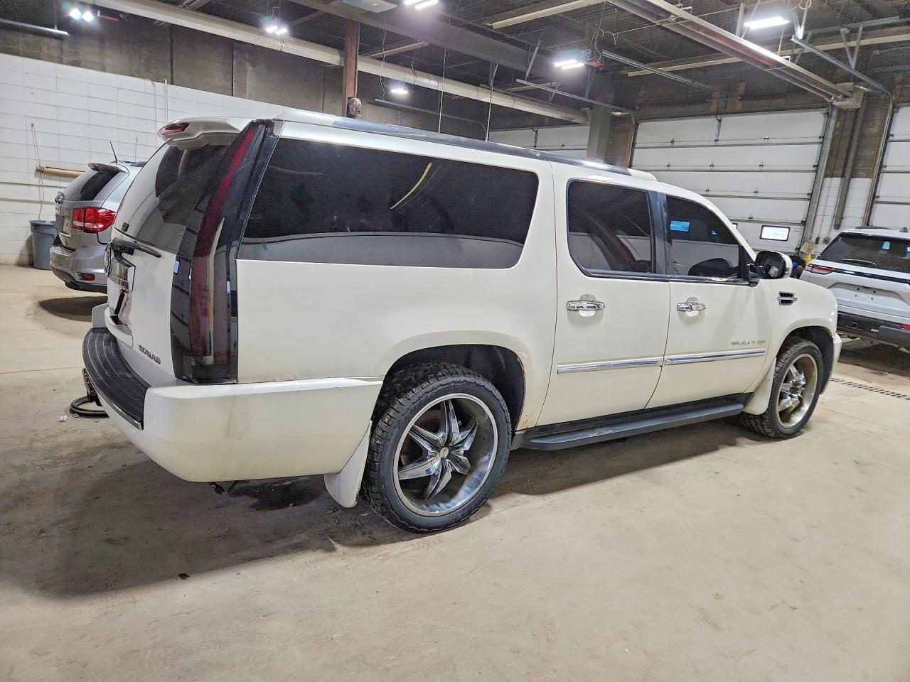 2014 Cadillac Escalade Esv Platinum Cream vin: 1GYS4KEF3ER165091