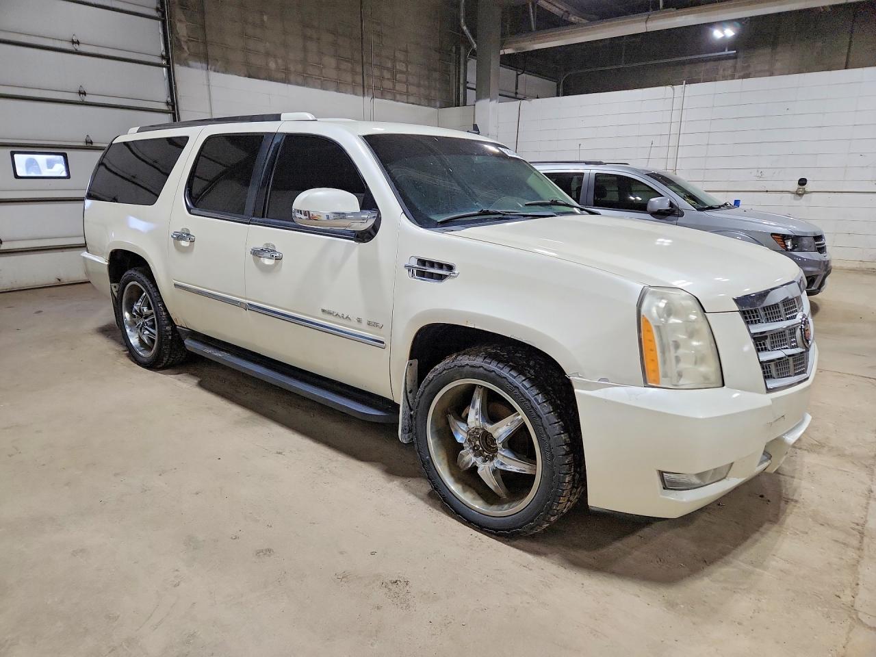 2014 Cadillac Escalade Esv Platinum Cream vin: 1GYS4KEF3ER165091