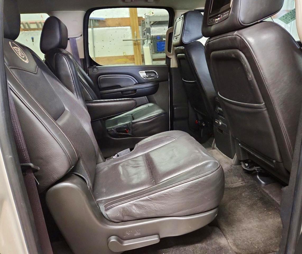 2014 Cadillac Escalade Esv Platinum White vin: 1GYS4KEF8ER112547