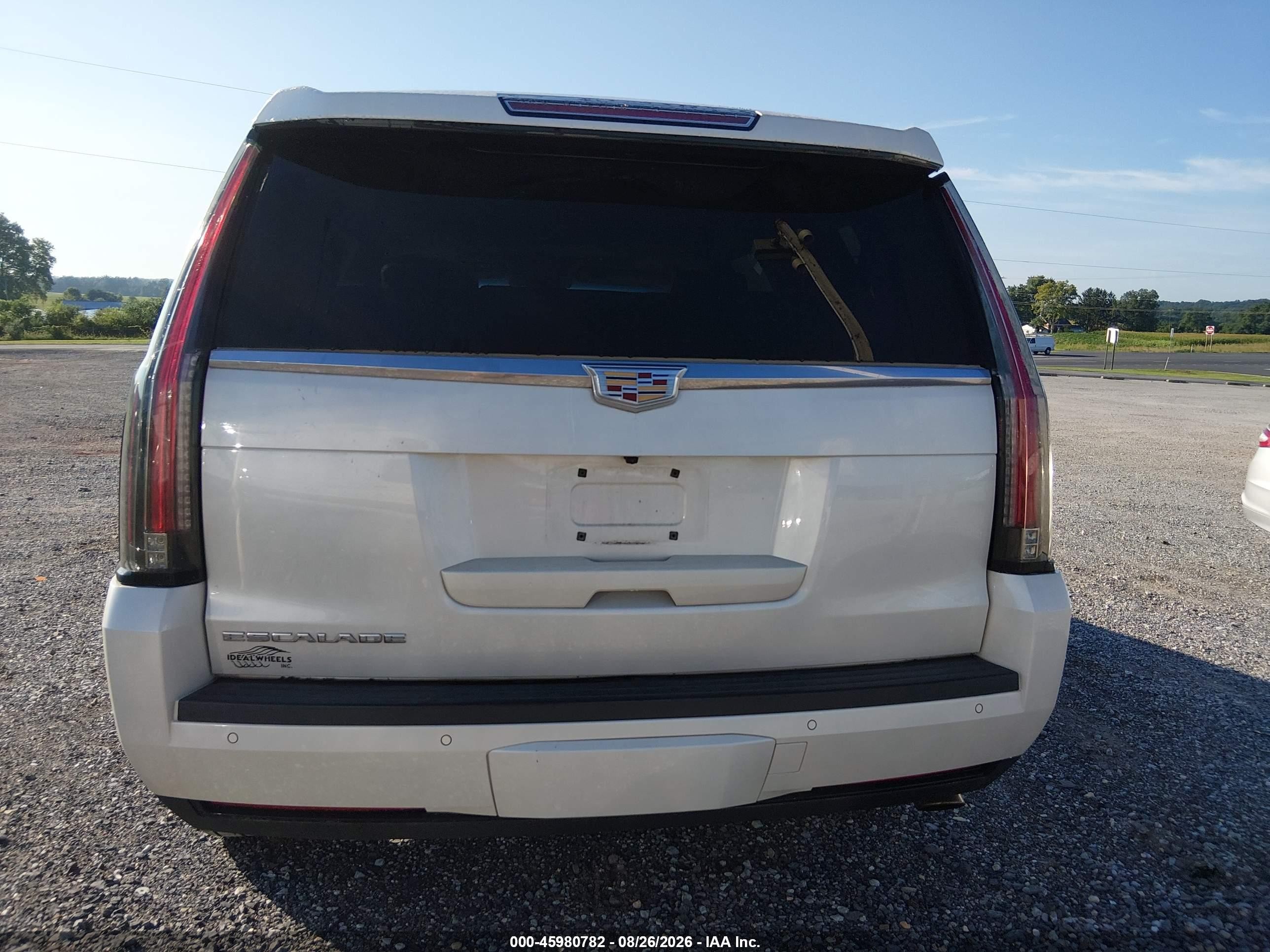 2015 Cadillac Escalade Luxury White vin: 1GYS4MKJ1FR691659