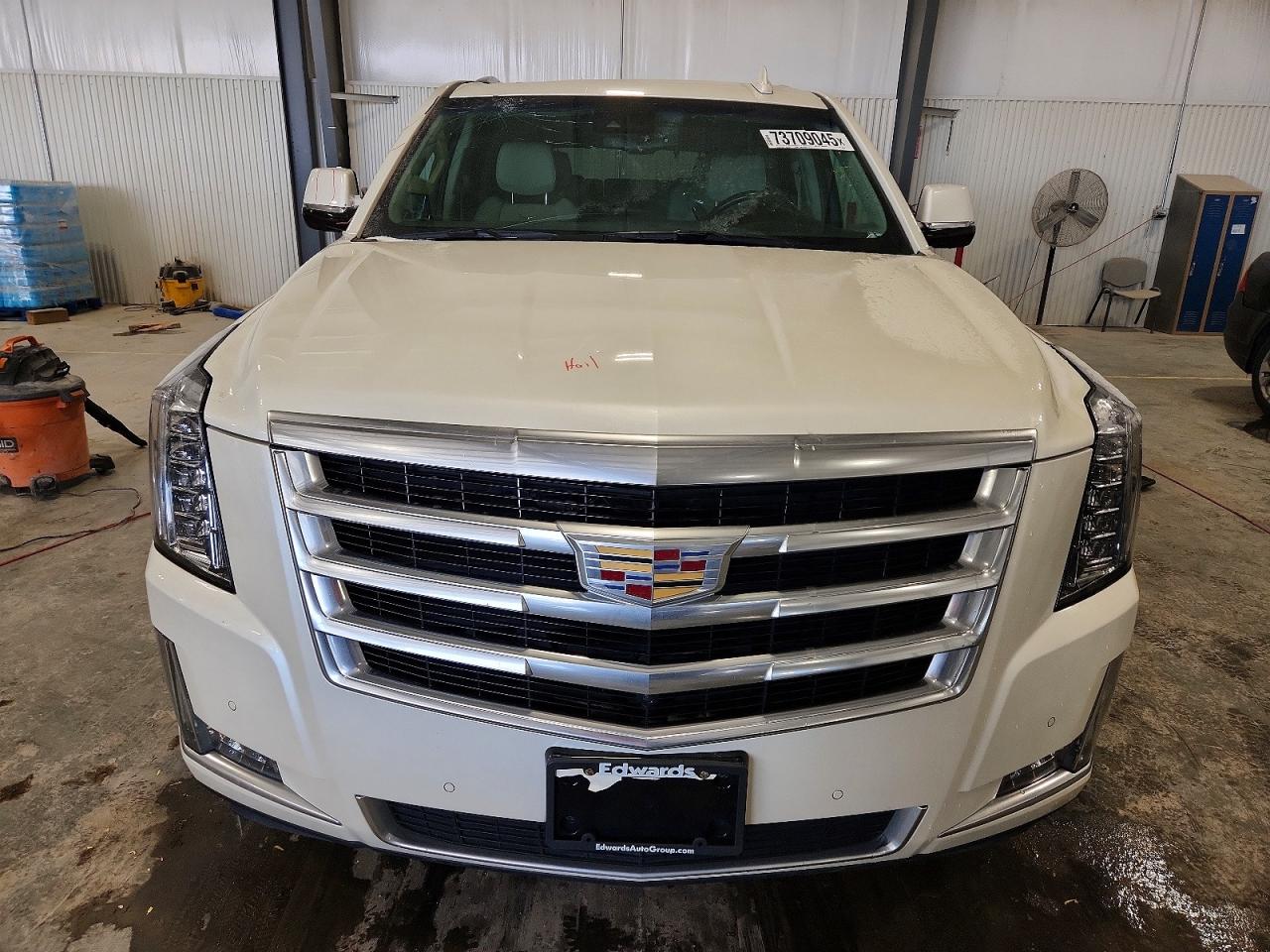 2015 Cadillac Escalade Luxury Белый vin: 1GYS4MKJ2FR690519